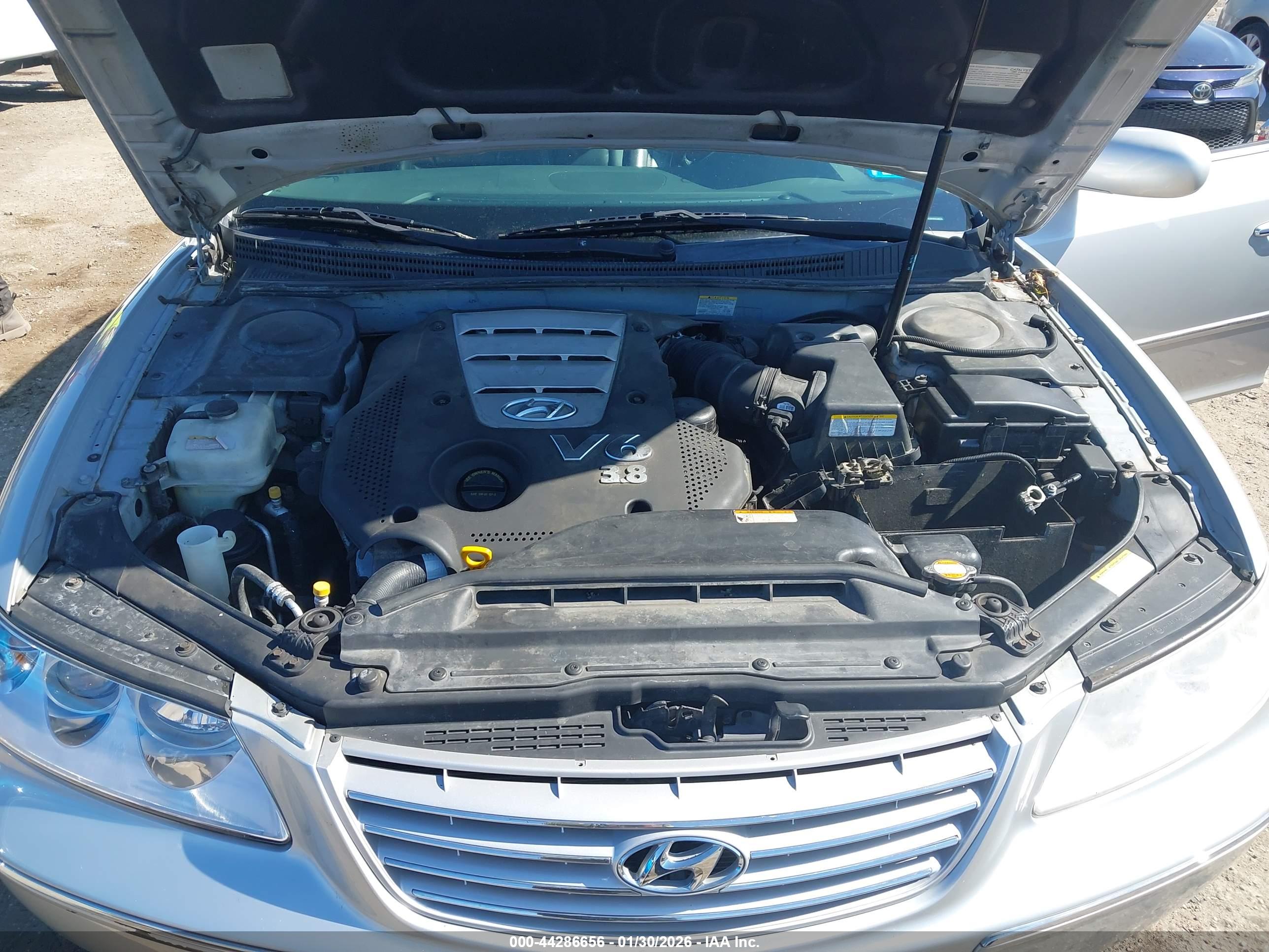 HYUNDAI AZERA image 10