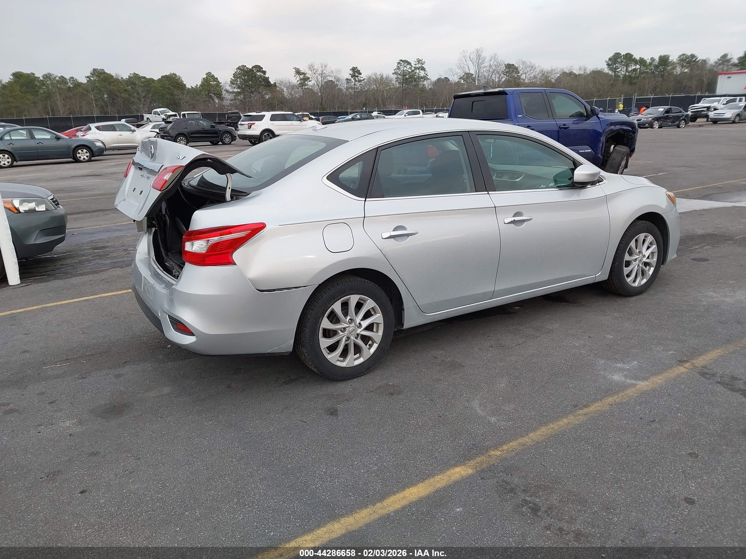 NISSAN SENTRA image 4