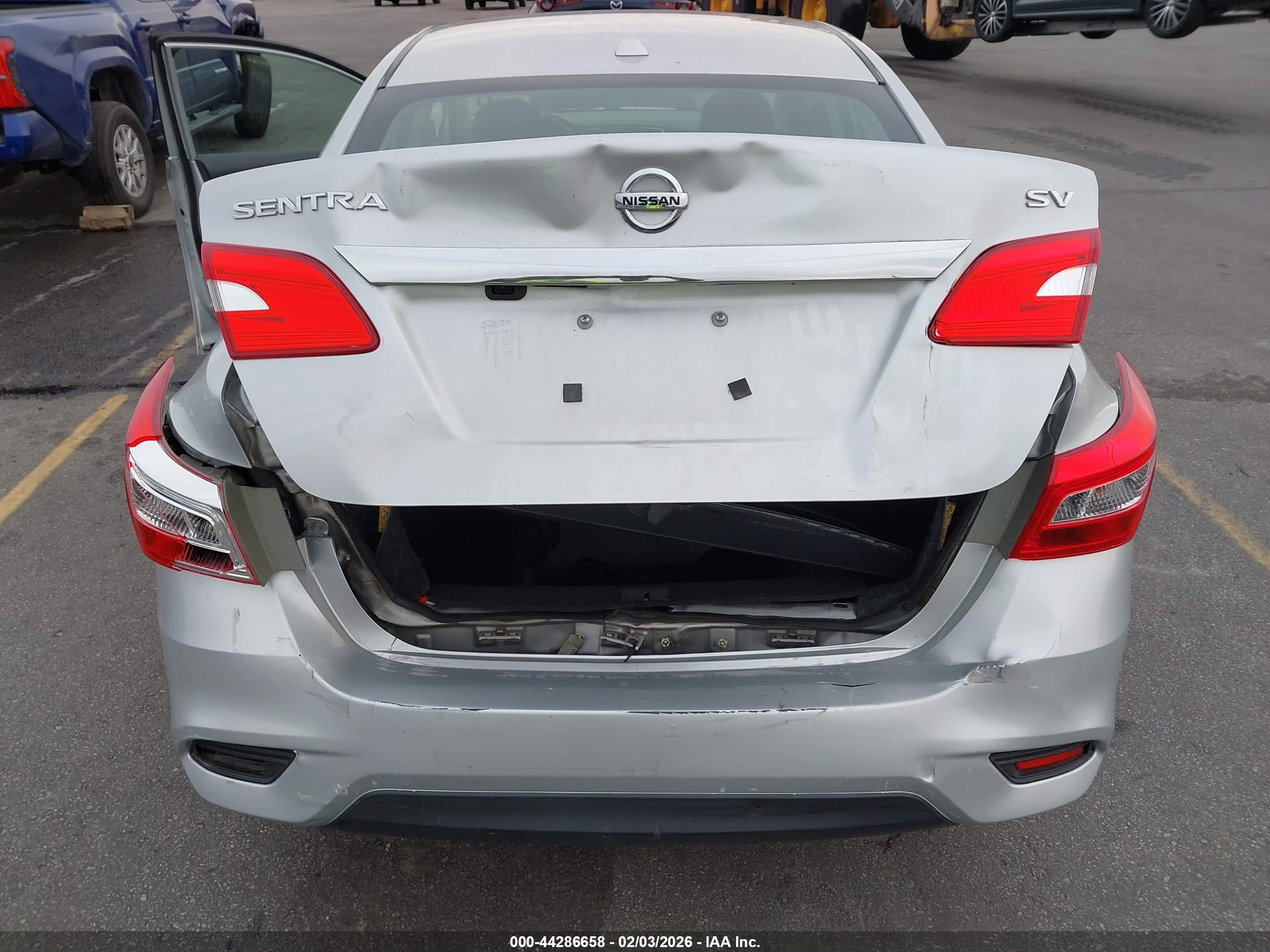 NISSAN SENTRA image 6