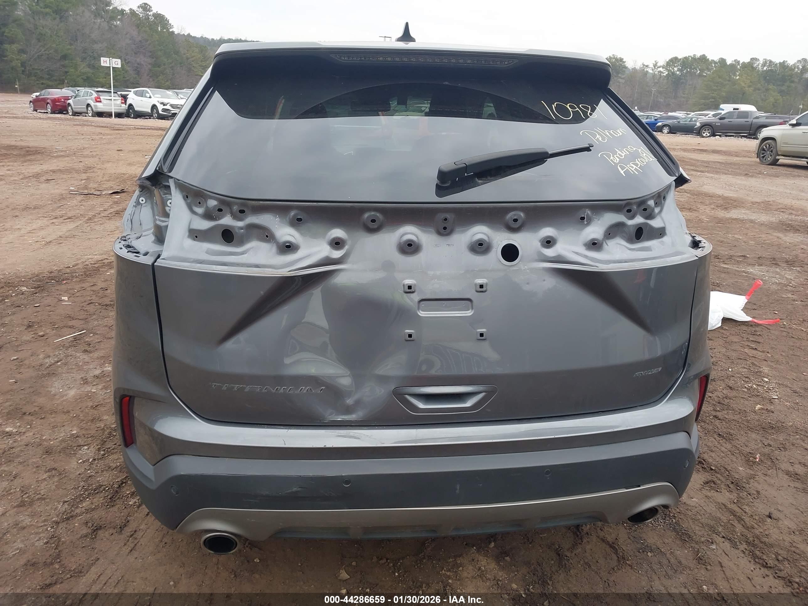 FORD EDGE image 6