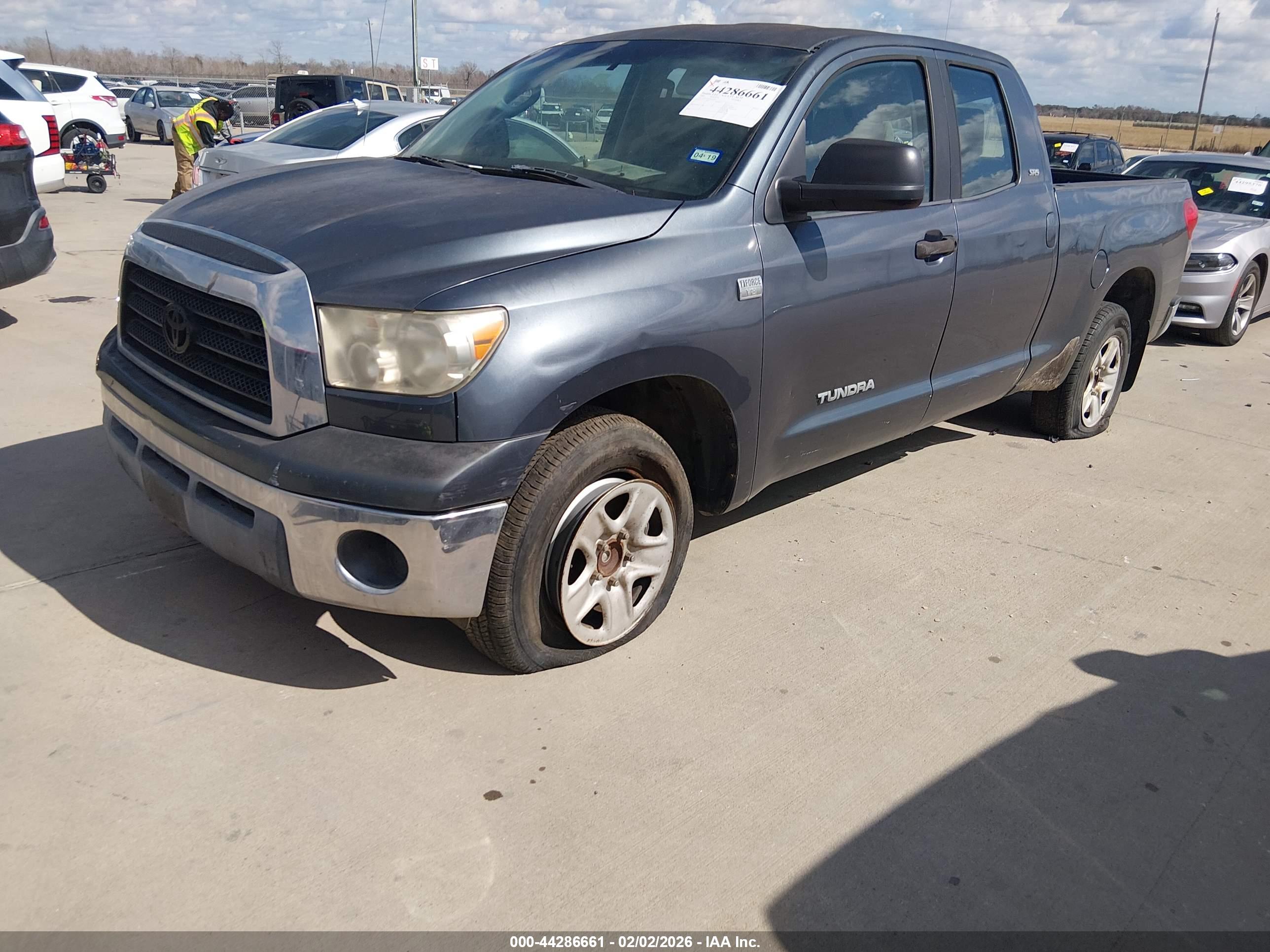 TOYOTA TUNDRA image 2
