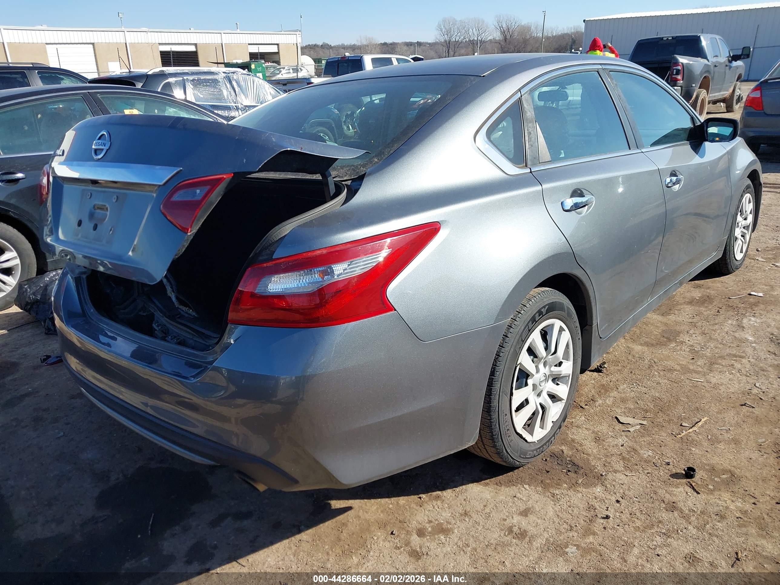 NISSAN ALTIMA image 4