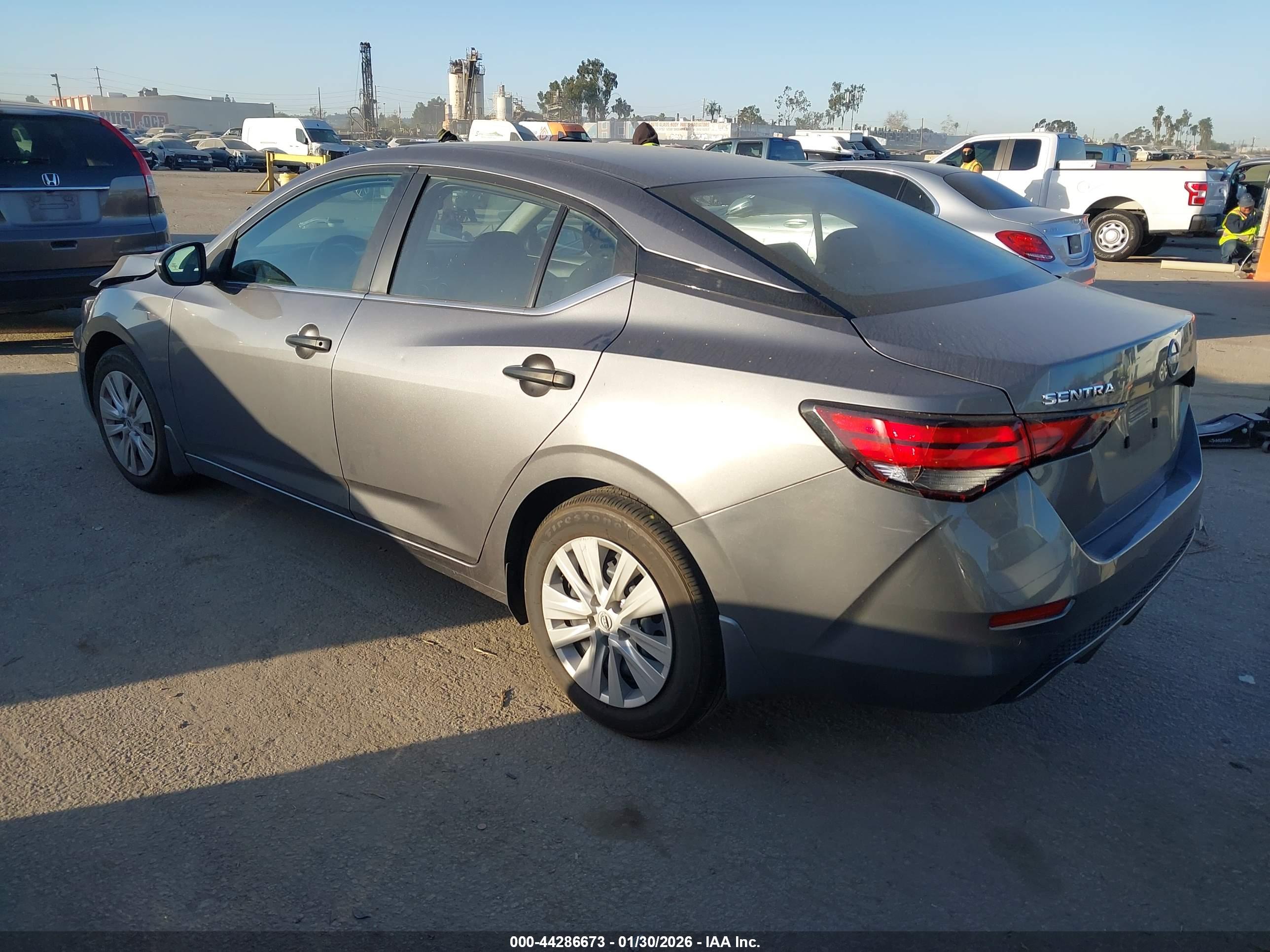 NISSAN SENTRA image 3