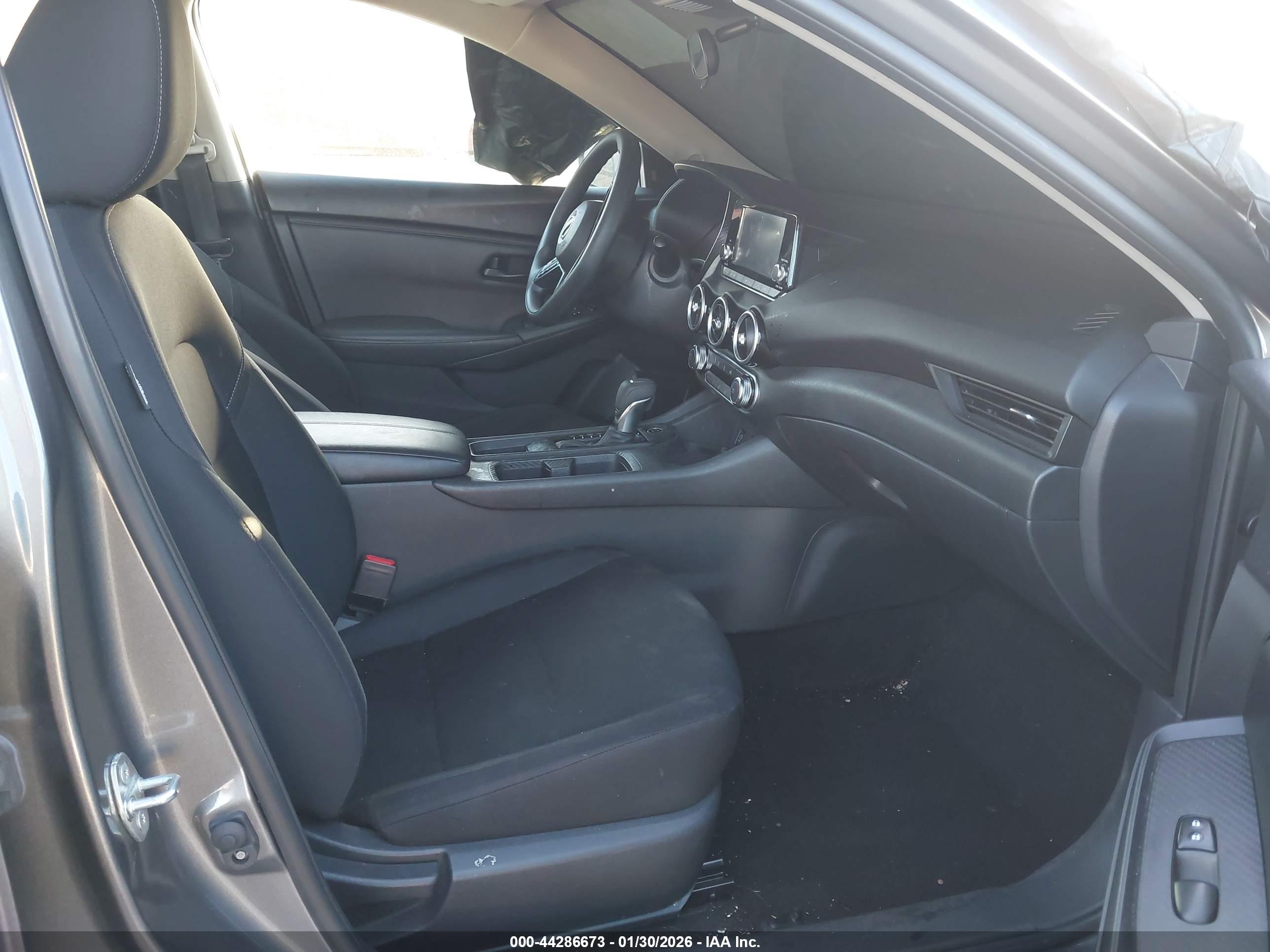 NISSAN SENTRA image 5