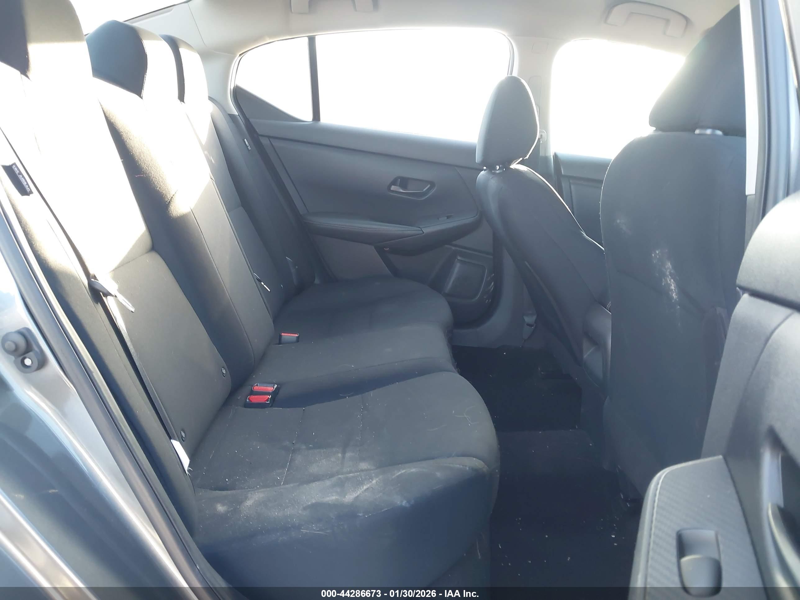 NISSAN SENTRA image 8