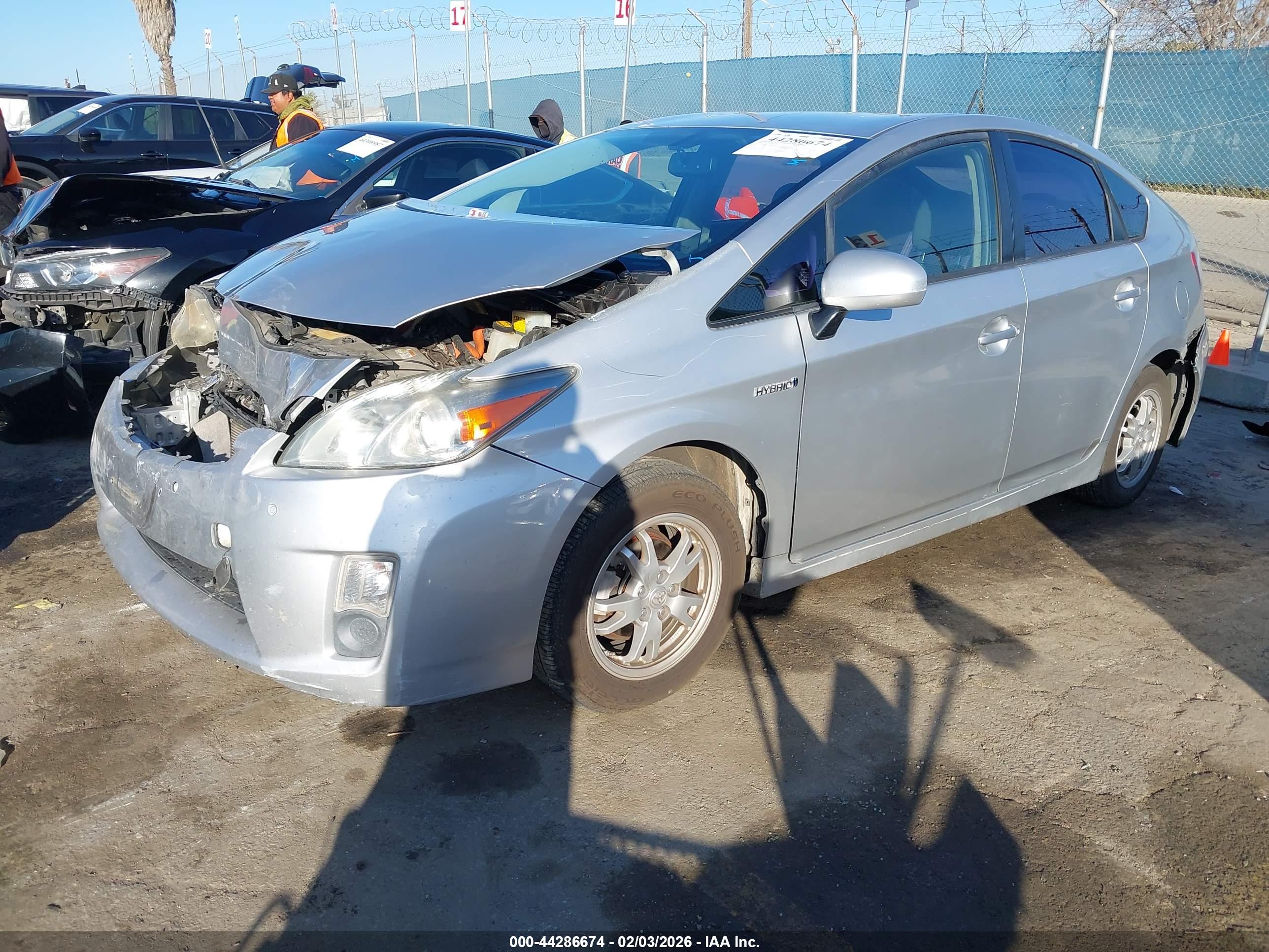 TOYOTA PRIUS image 2