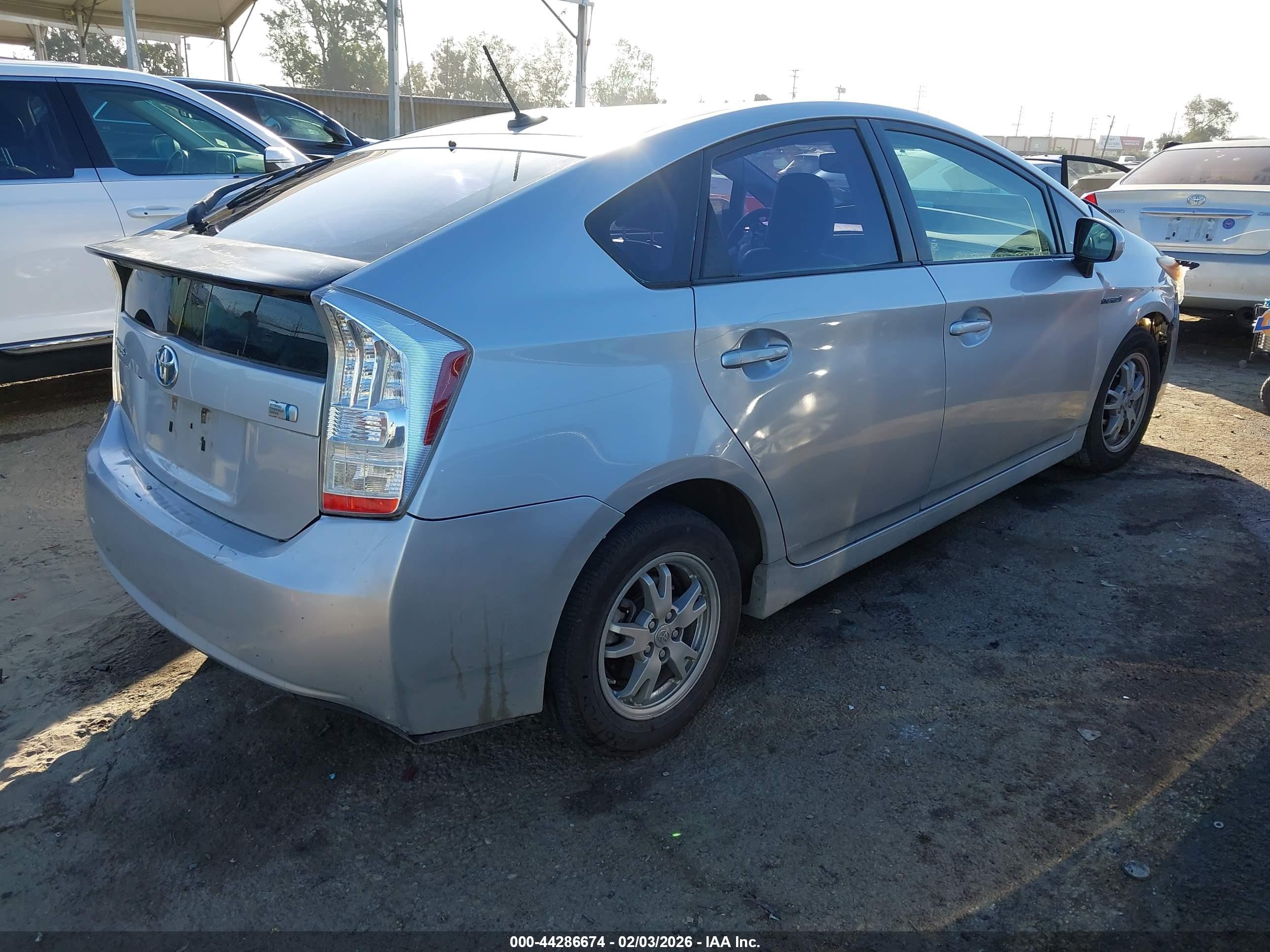 TOYOTA PRIUS image 4