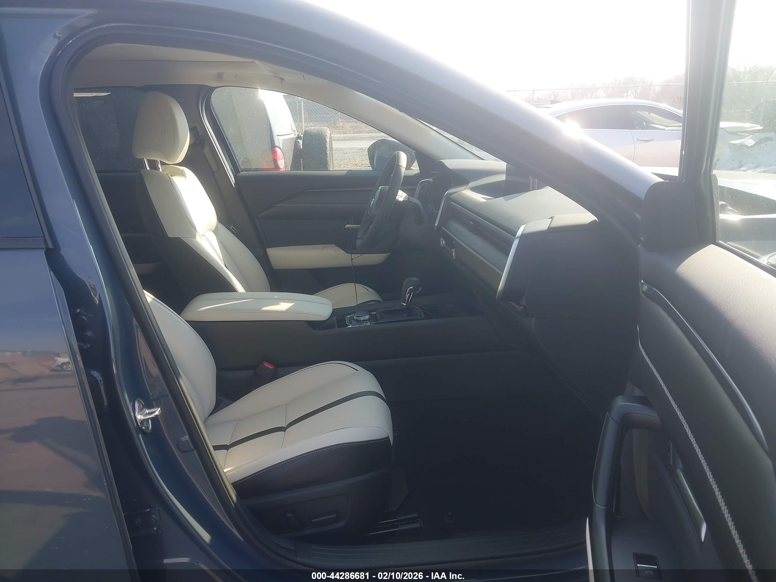 MAZDA CX-50 image 5