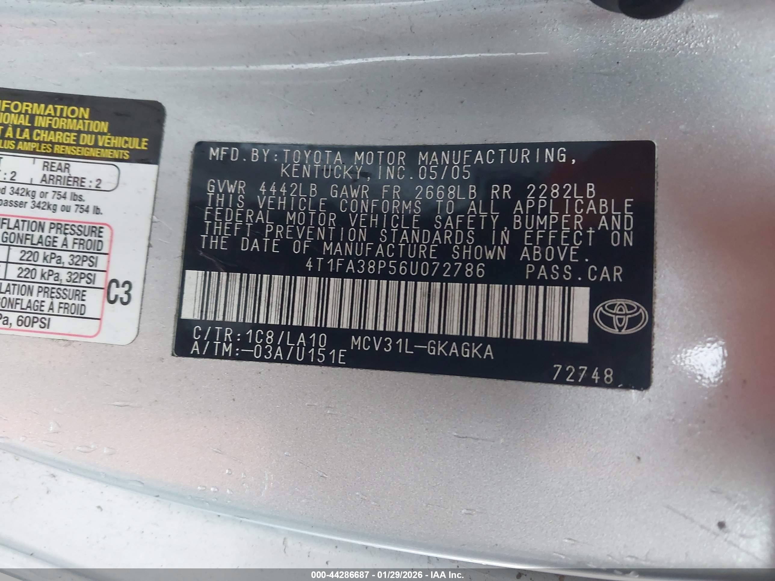 TOYOTA CAMRY image 9