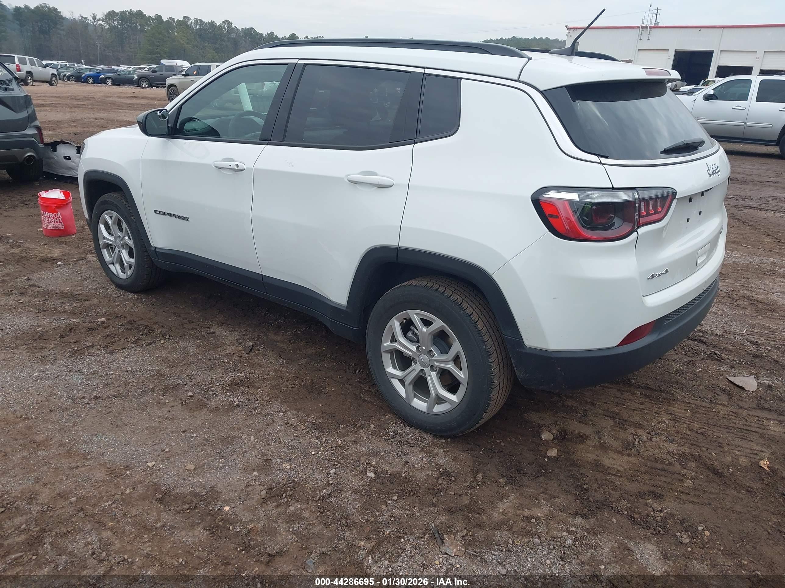 JEEP COMPASS image 3