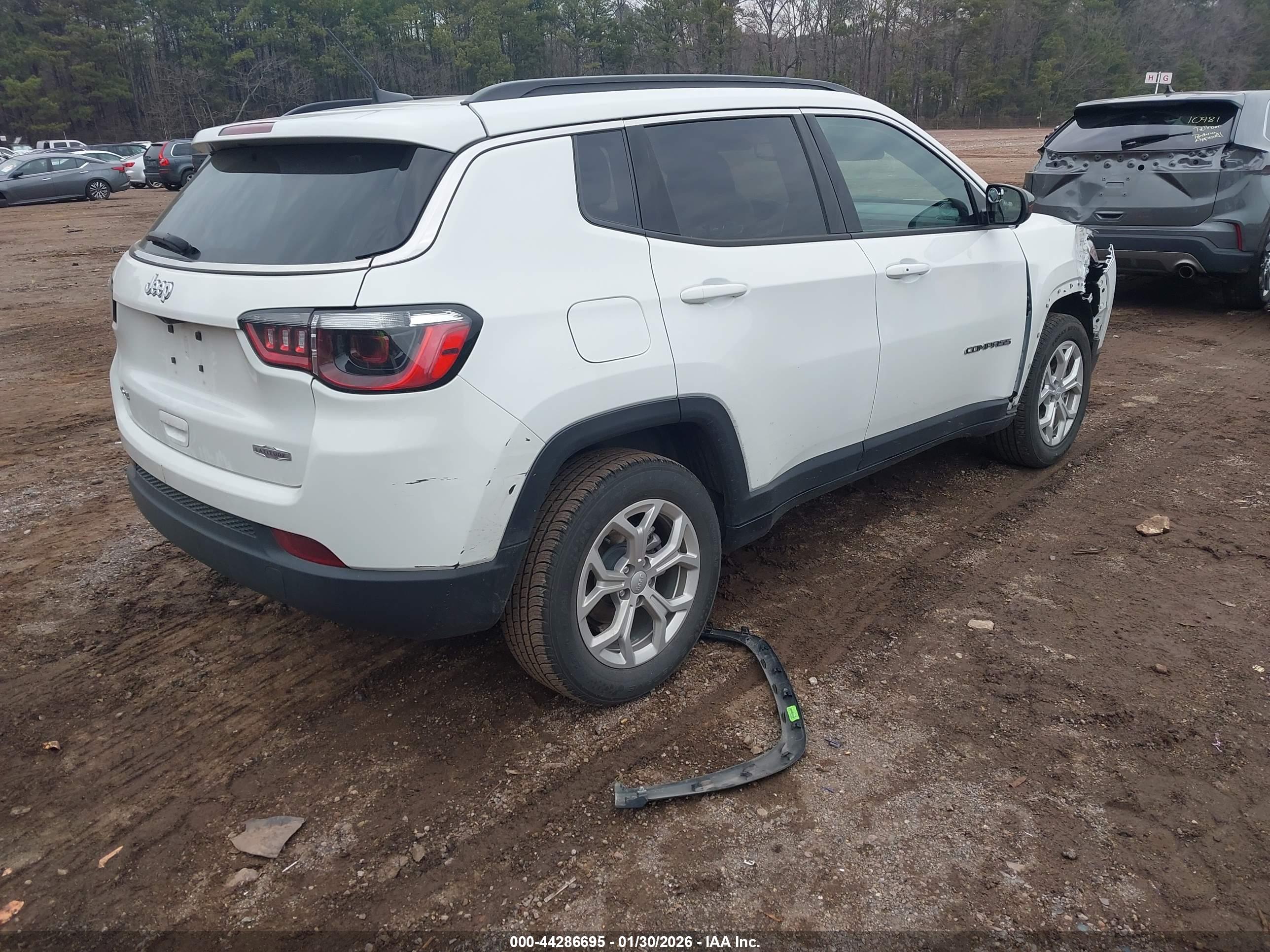 JEEP COMPASS image 4