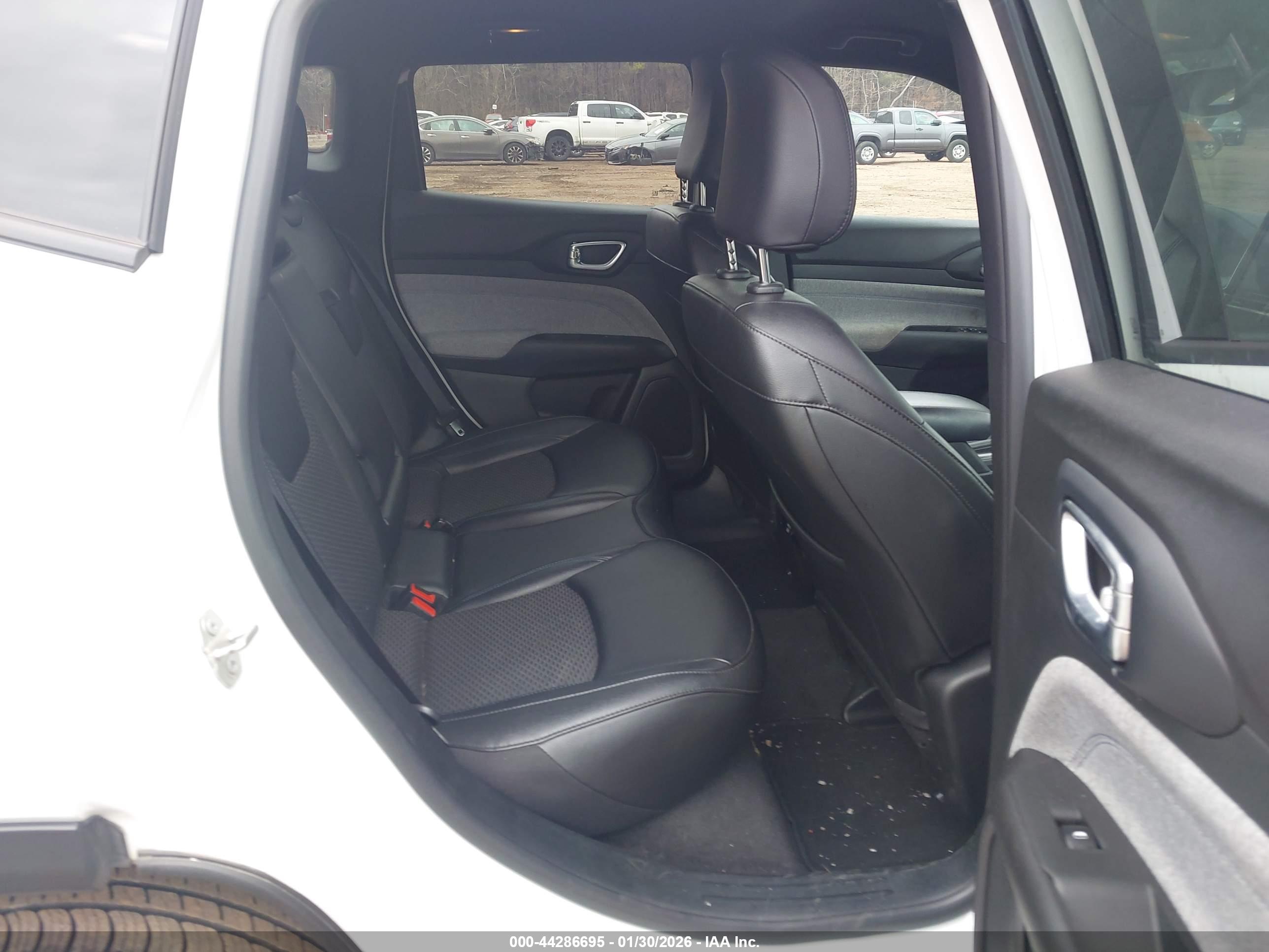 JEEP COMPASS image 8