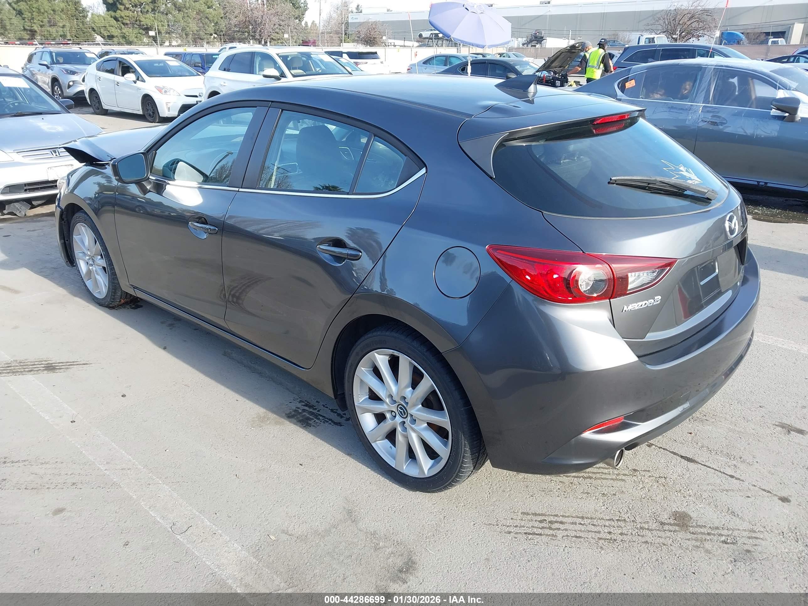 MAZDA MAZDA3 image 3