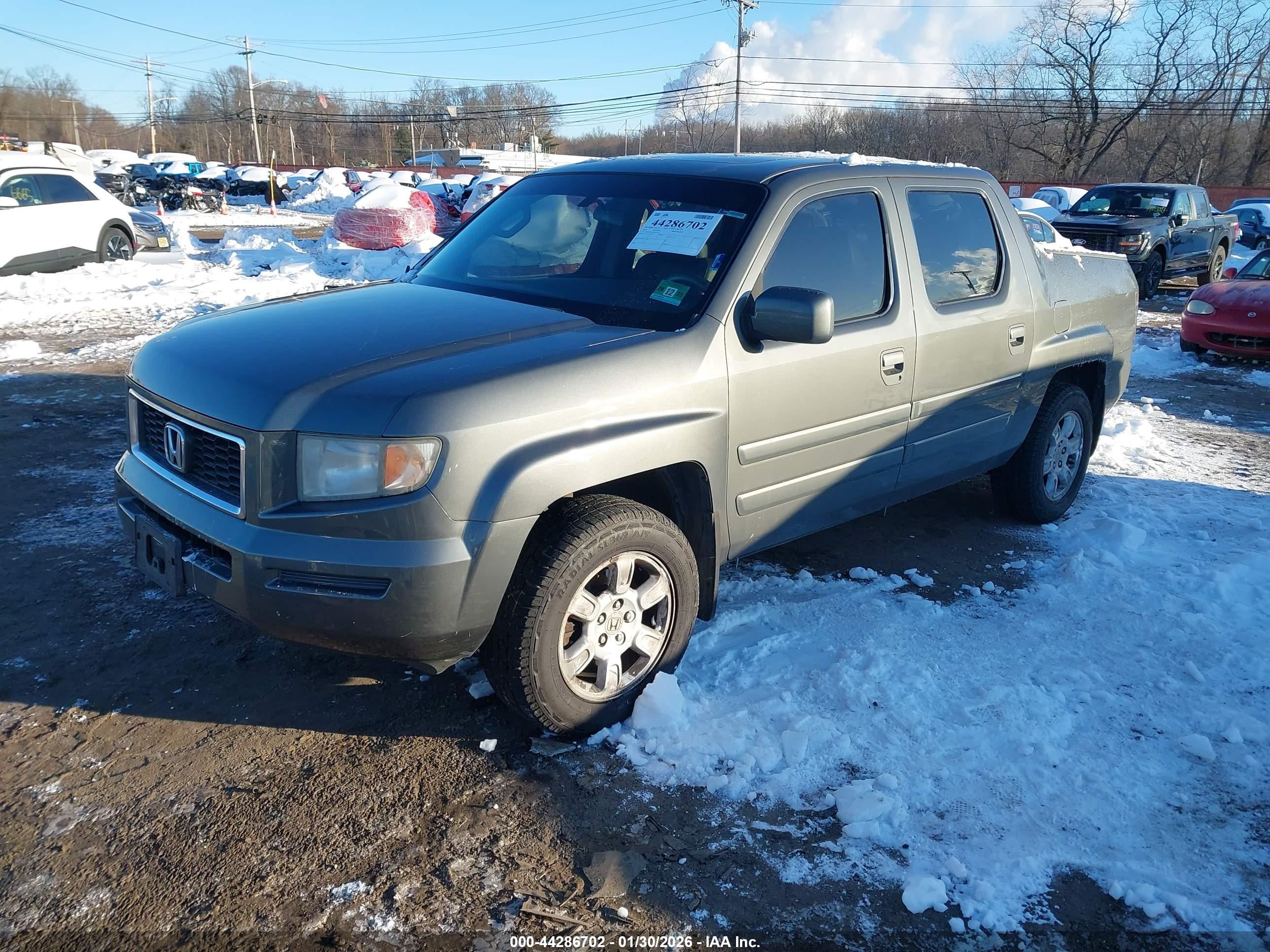 HONDA RIDGELINE image 2