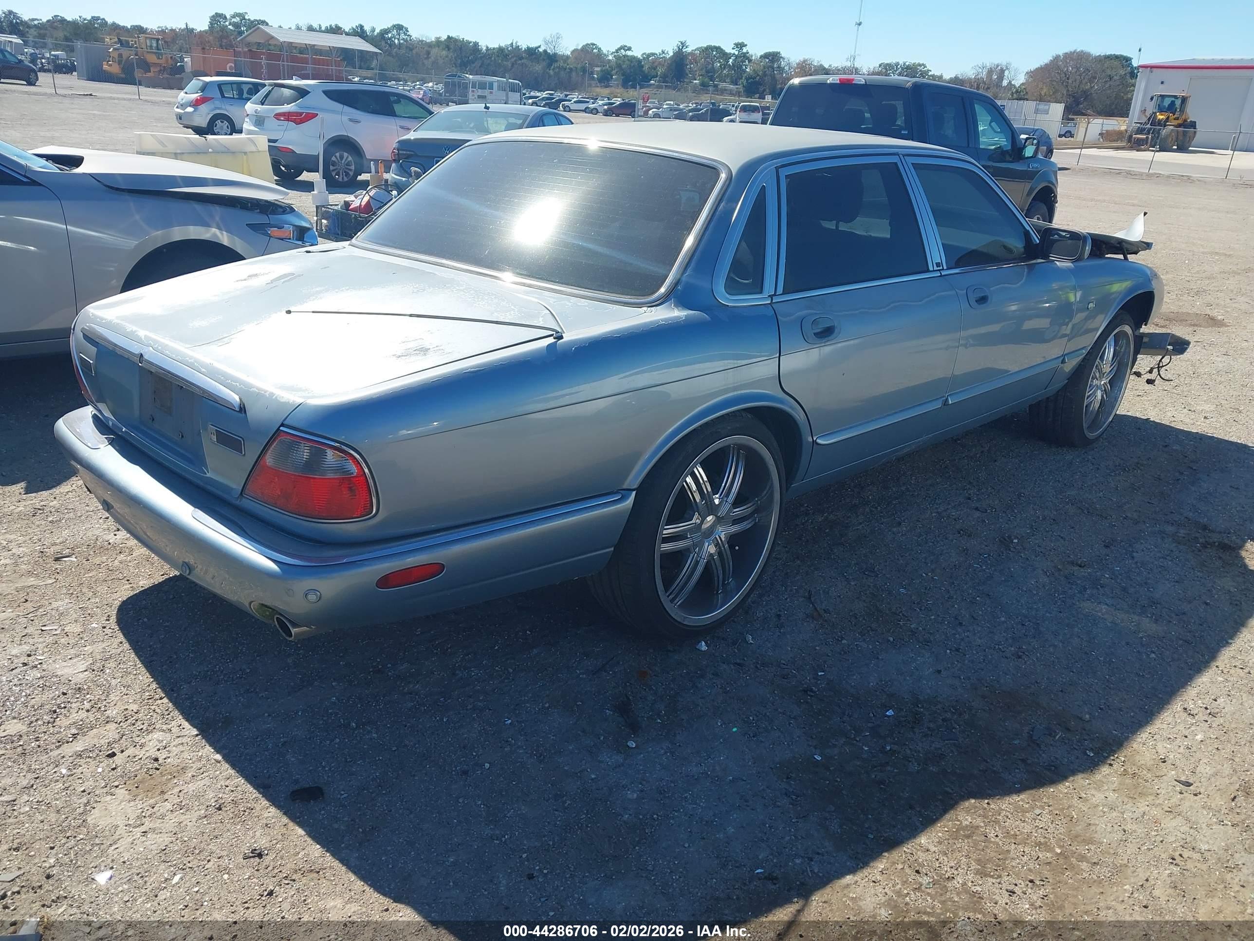 JAGUAR XJ8 image 4