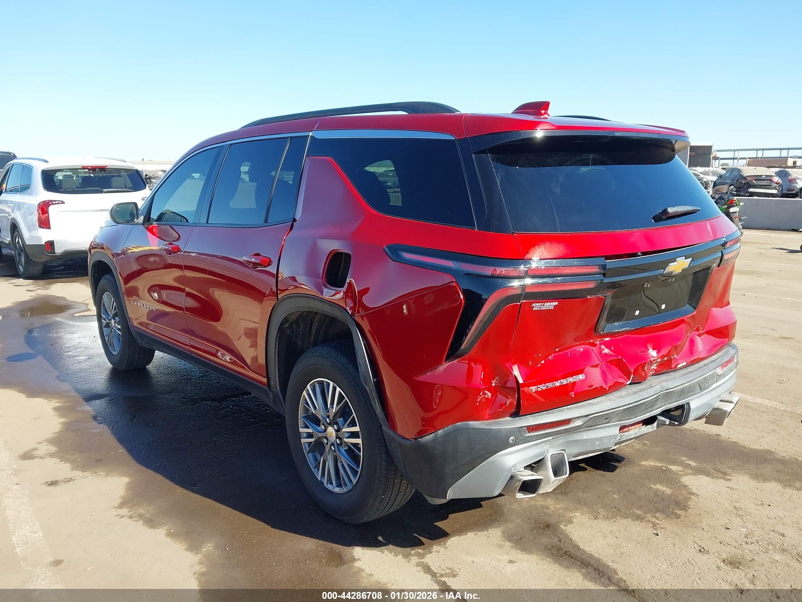 CHEVROLET TRAVERSE image 6