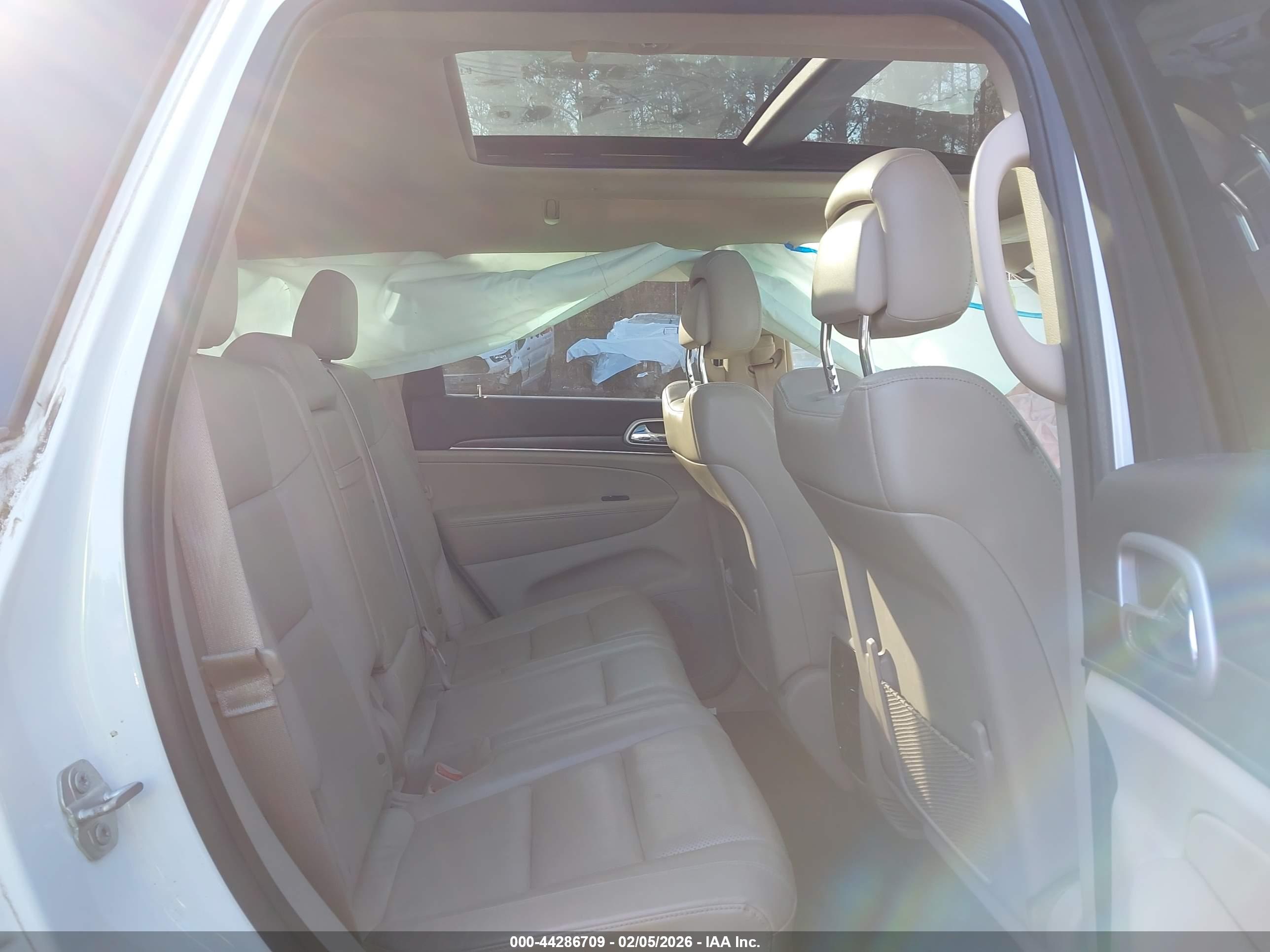 JEEP GRAND image 8