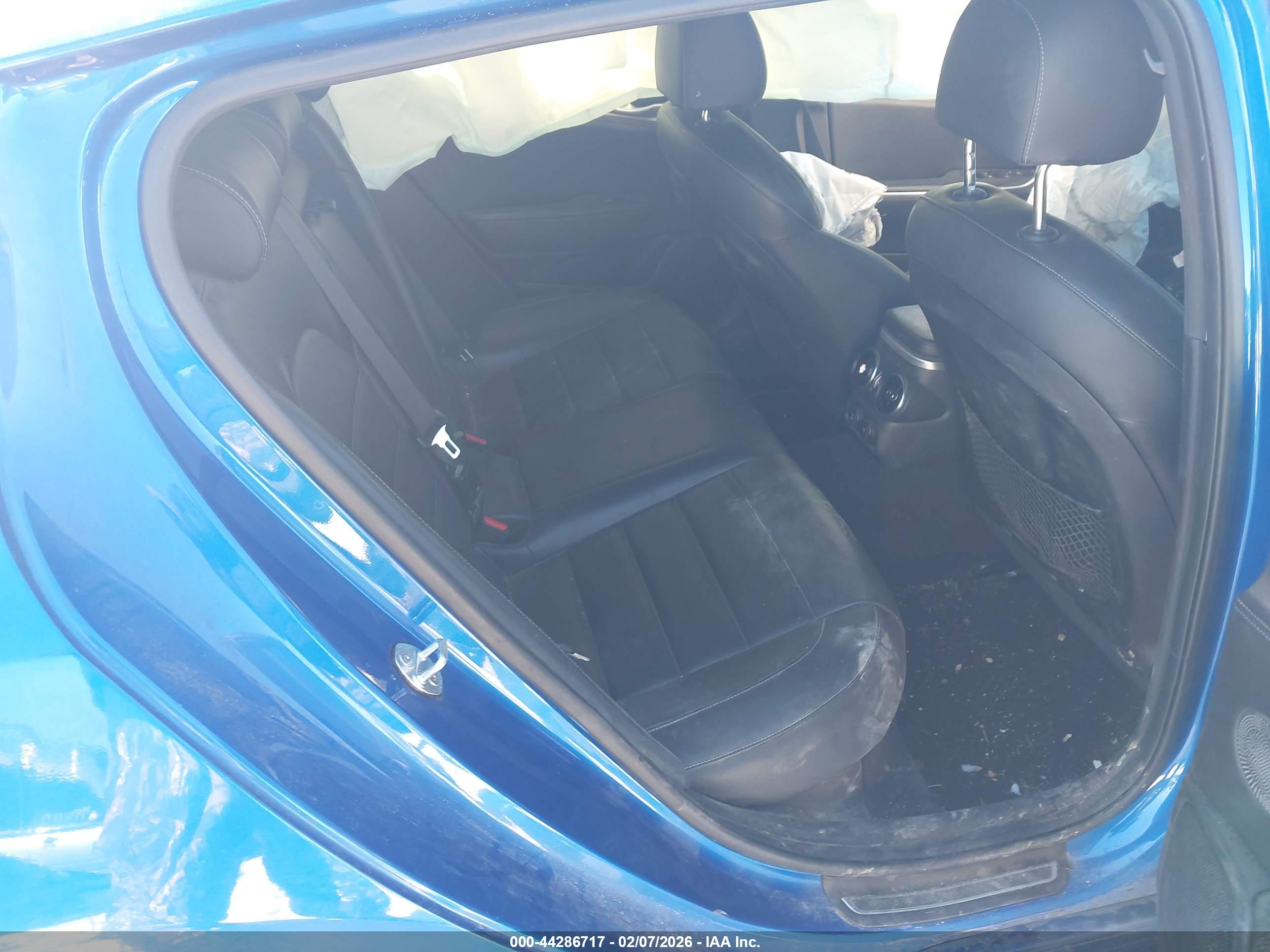 KIA STINGER image 8