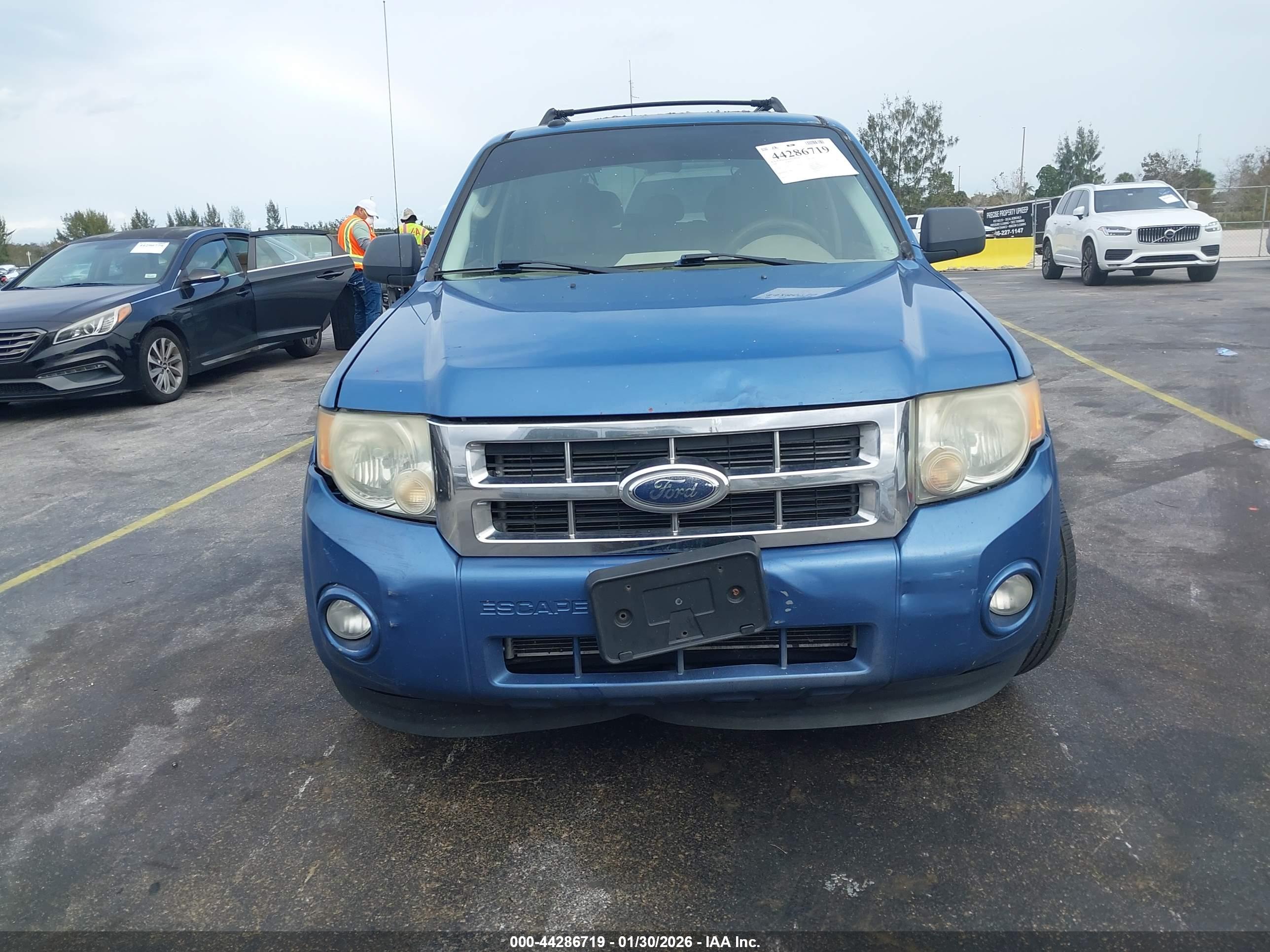FORD ESCAPE image 6