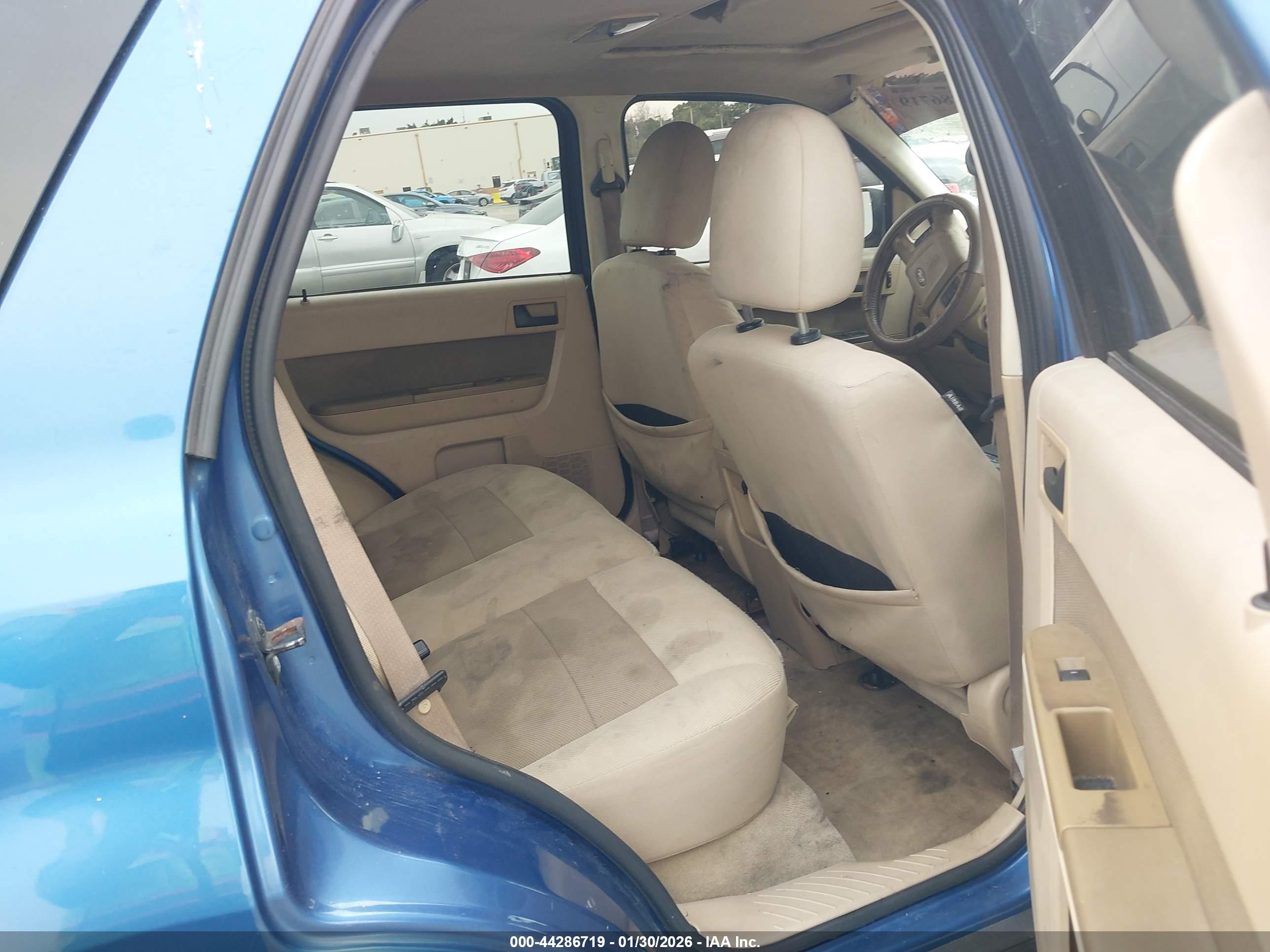 FORD ESCAPE image 8
