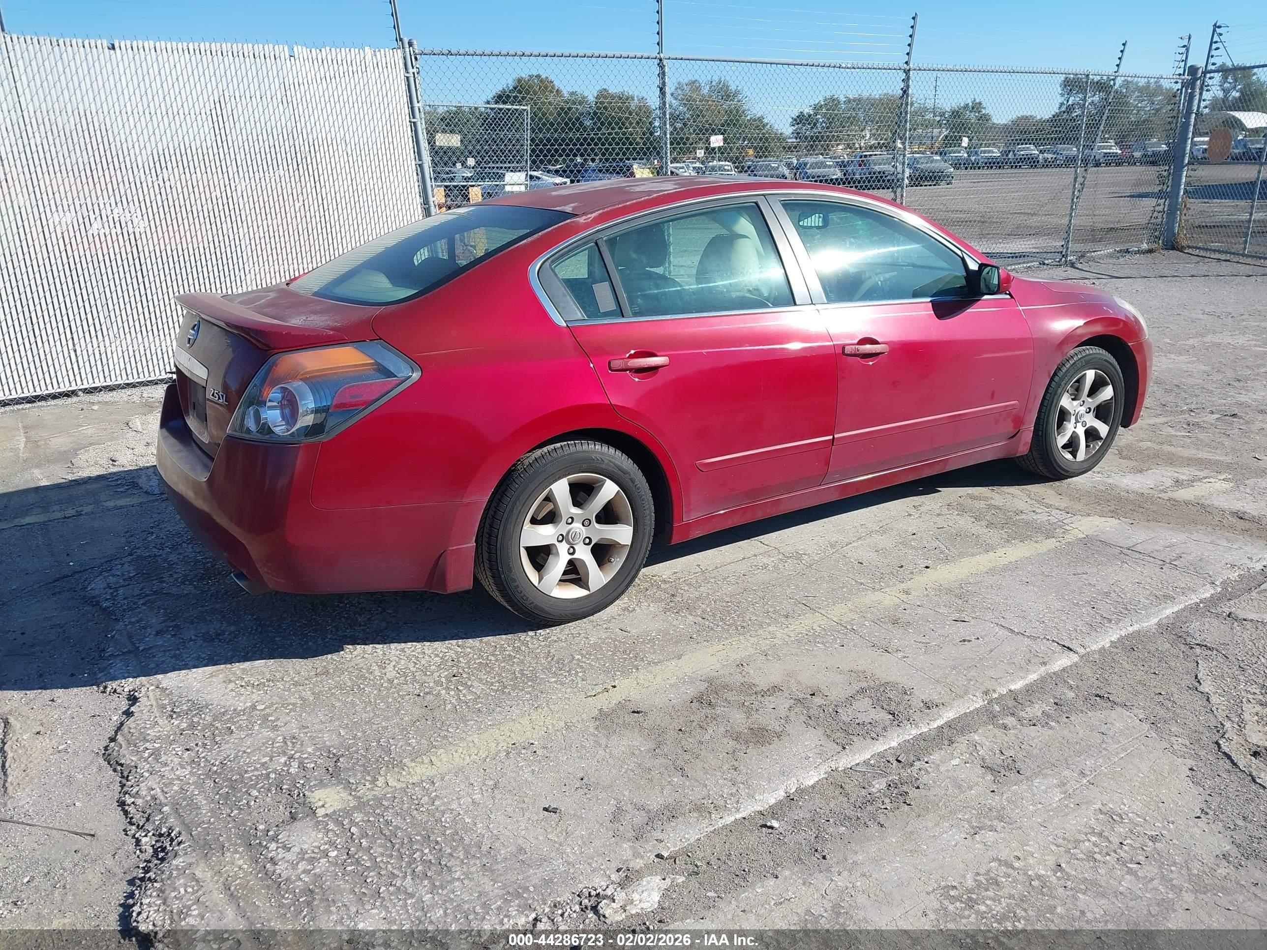 NISSAN ALTIMA image 4