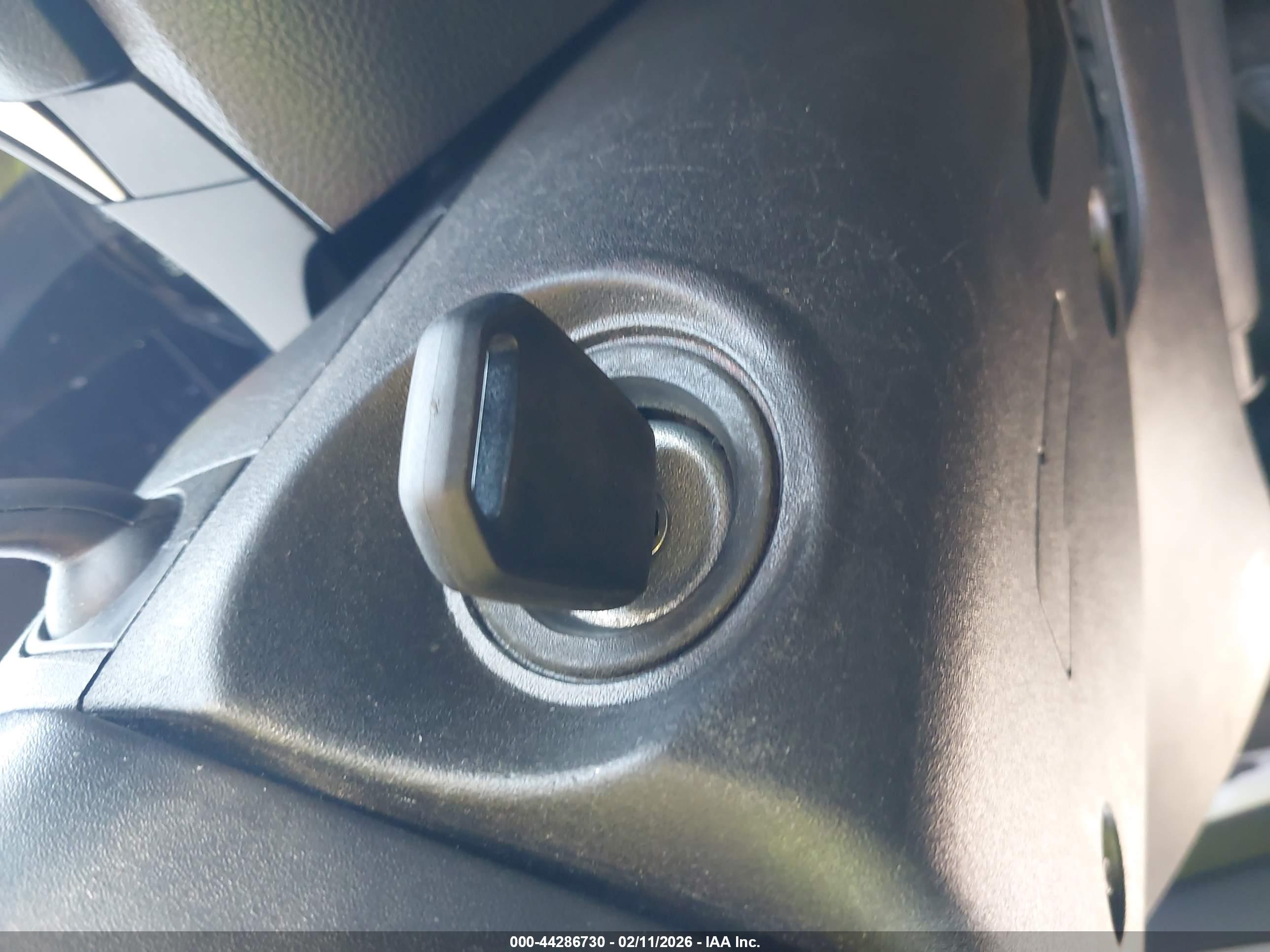 FORD FUSION image 11