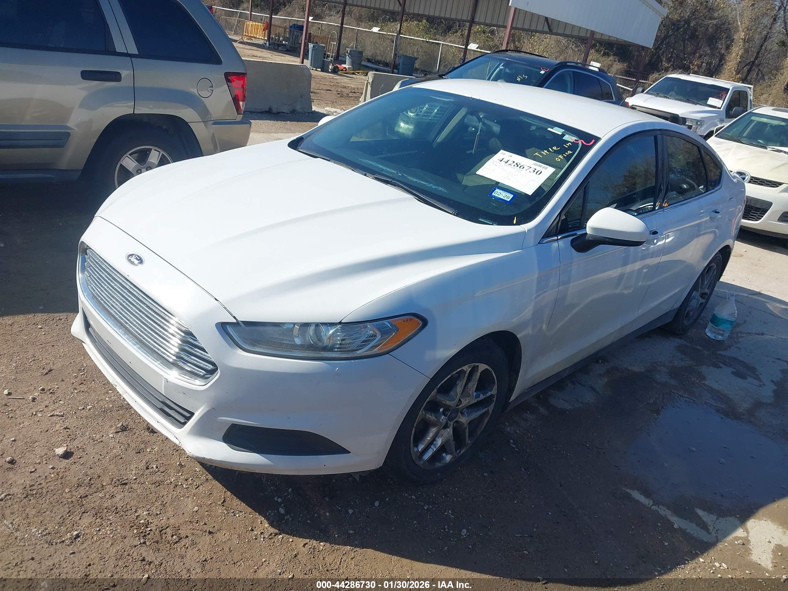 FORD FUSION image 2