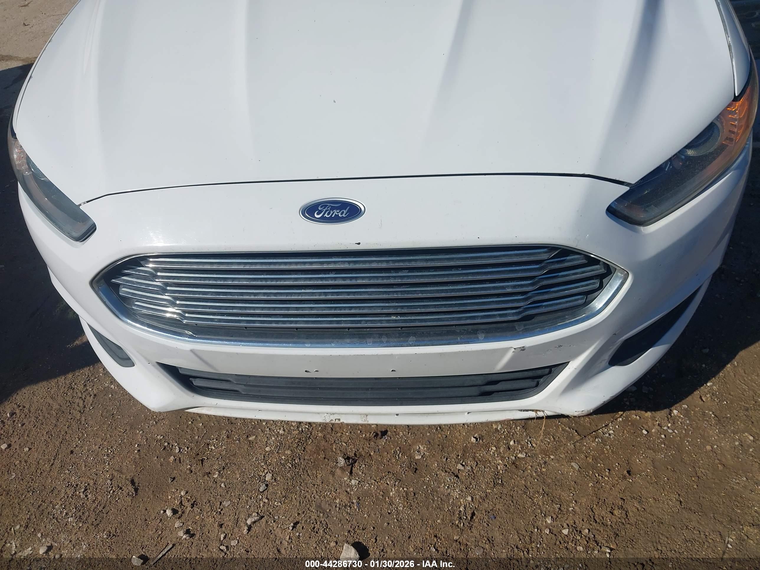 FORD FUSION image 6