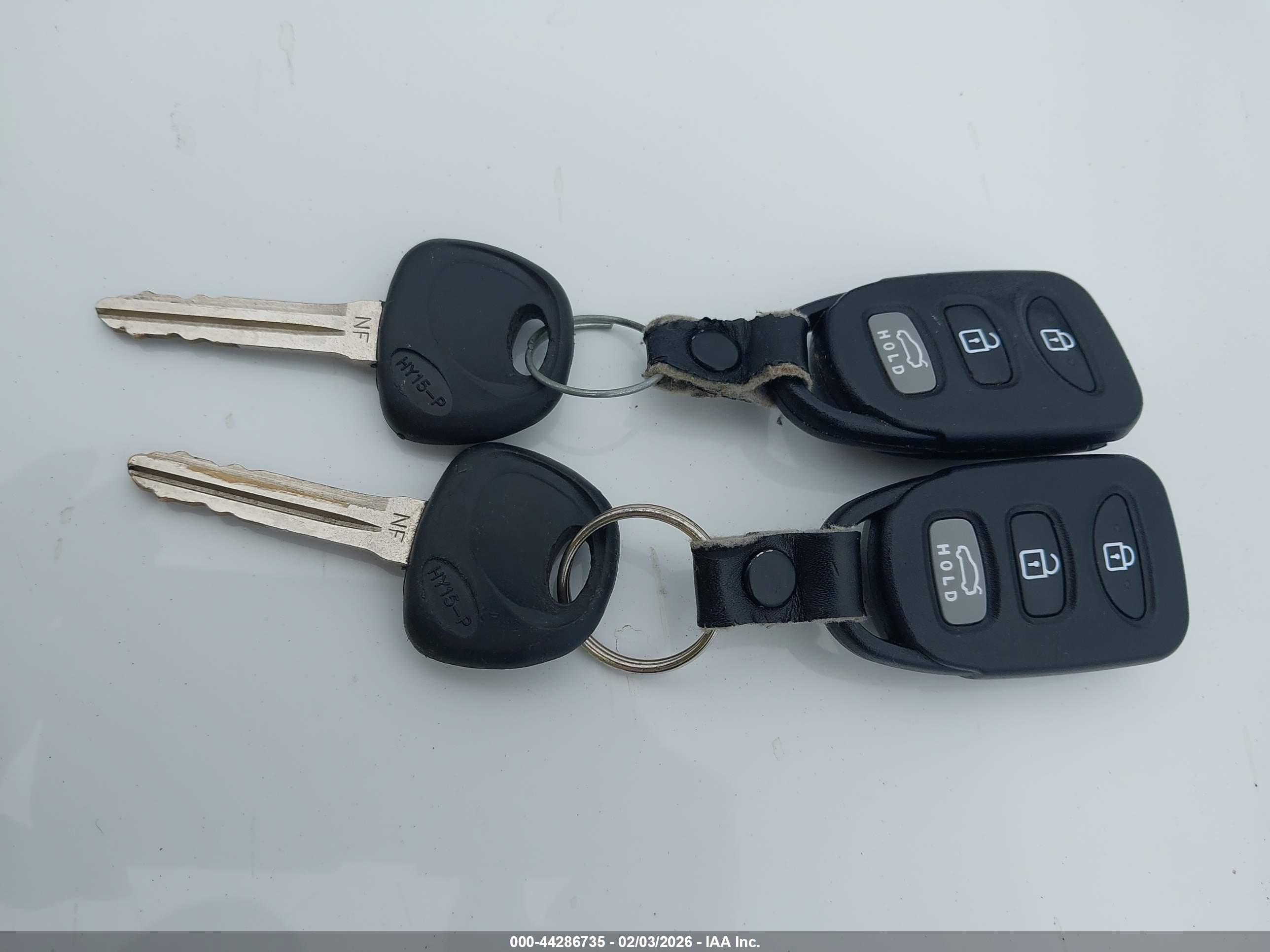 HYUNDAI ELANTRA image 11