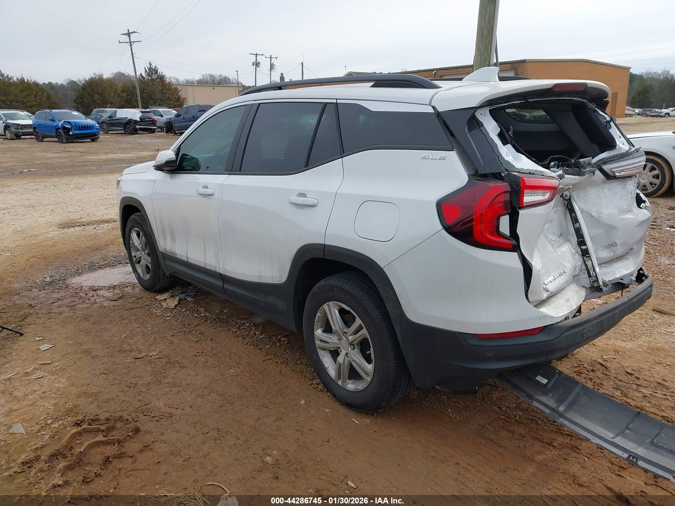 GMC TERRAIN image 3