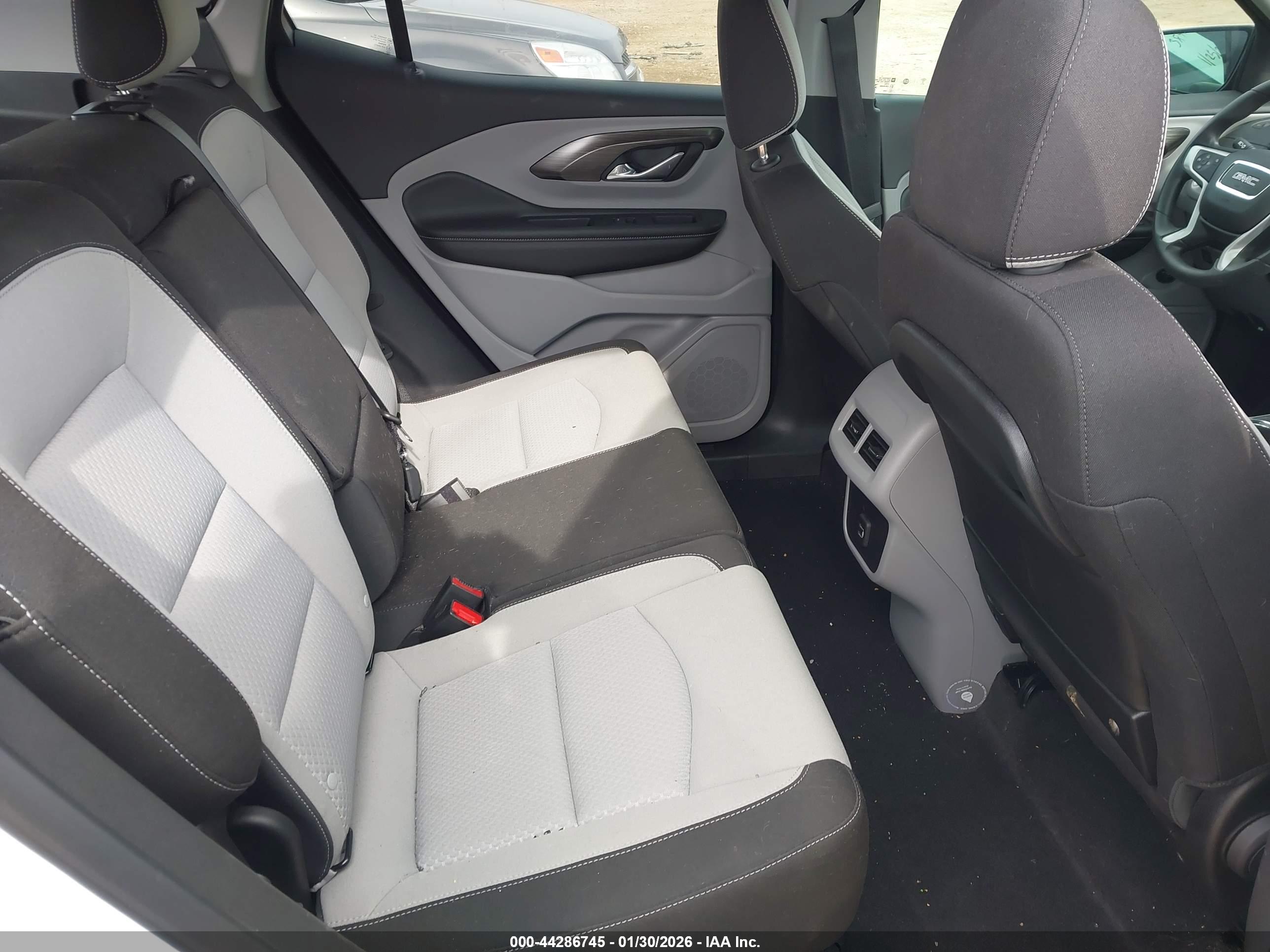 GMC TERRAIN image 8