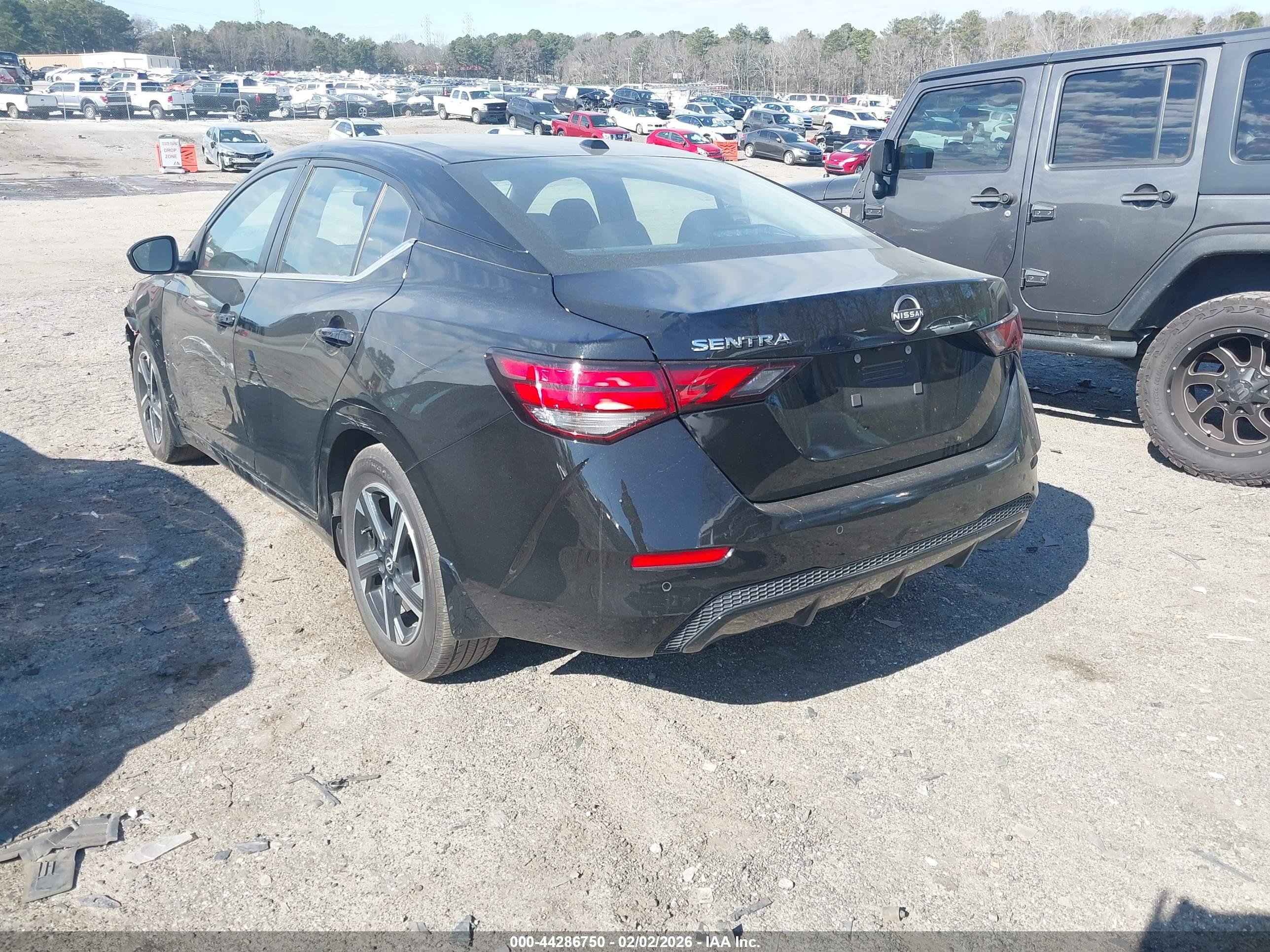 NISSAN SENTRA image 3