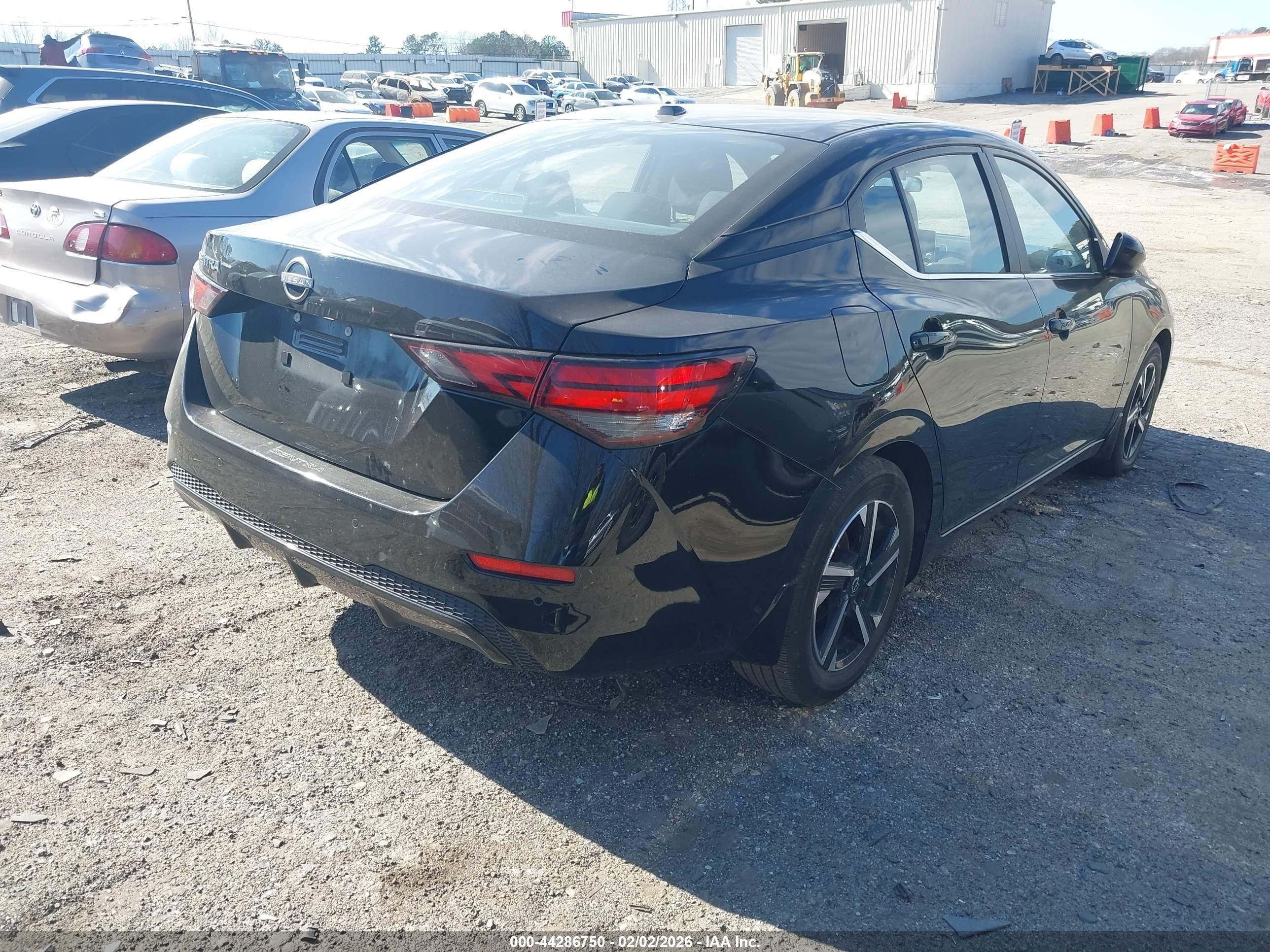NISSAN SENTRA image 4