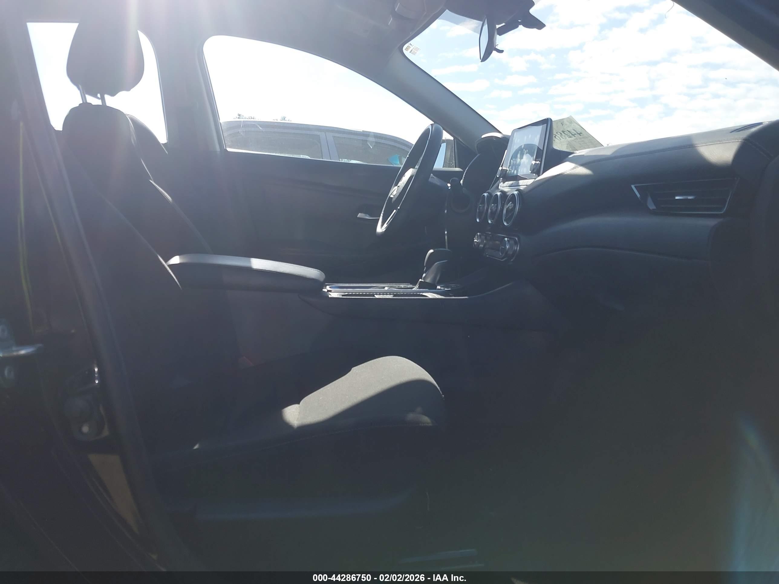 NISSAN SENTRA image 5
