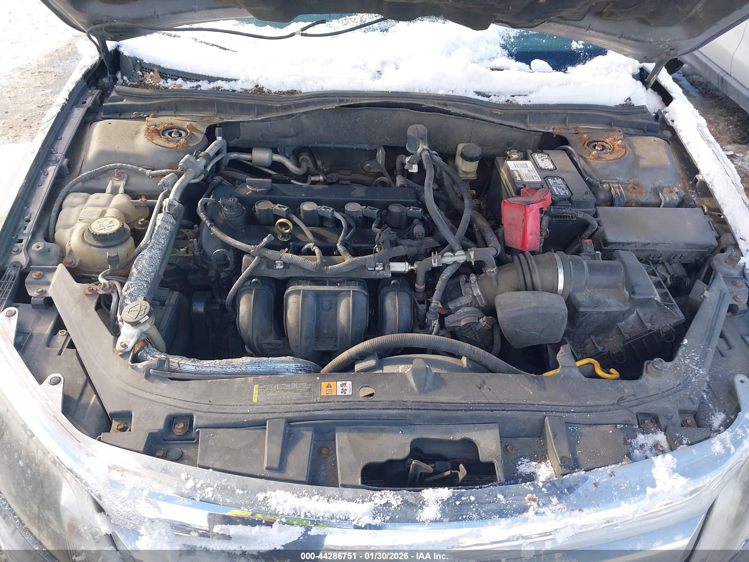 FORD FUSION image 10