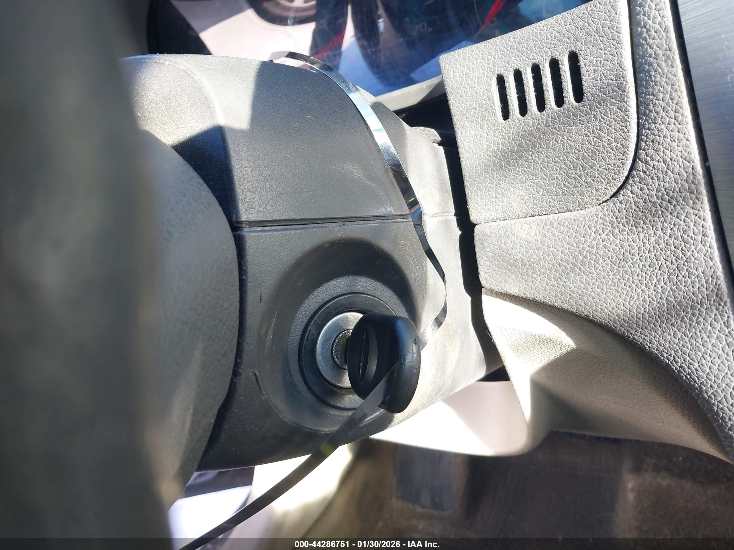 FORD FUSION image 11