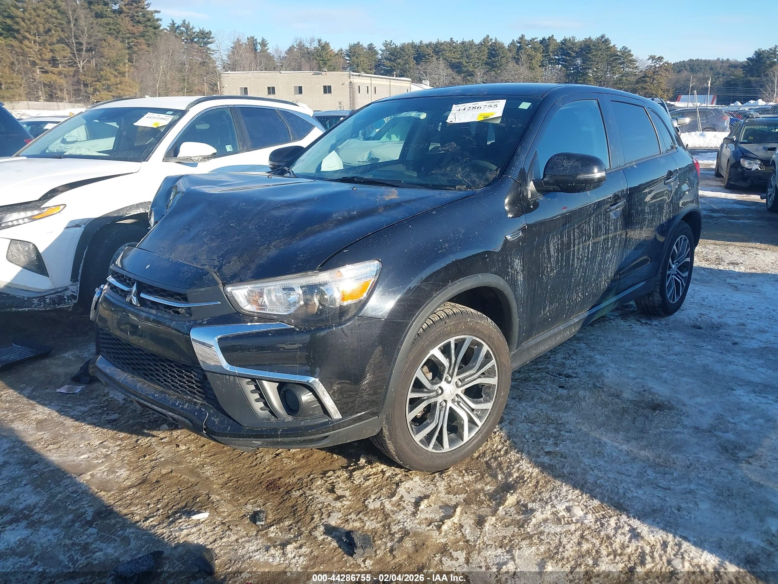 MITSUBISHI OUTLANDER image 2