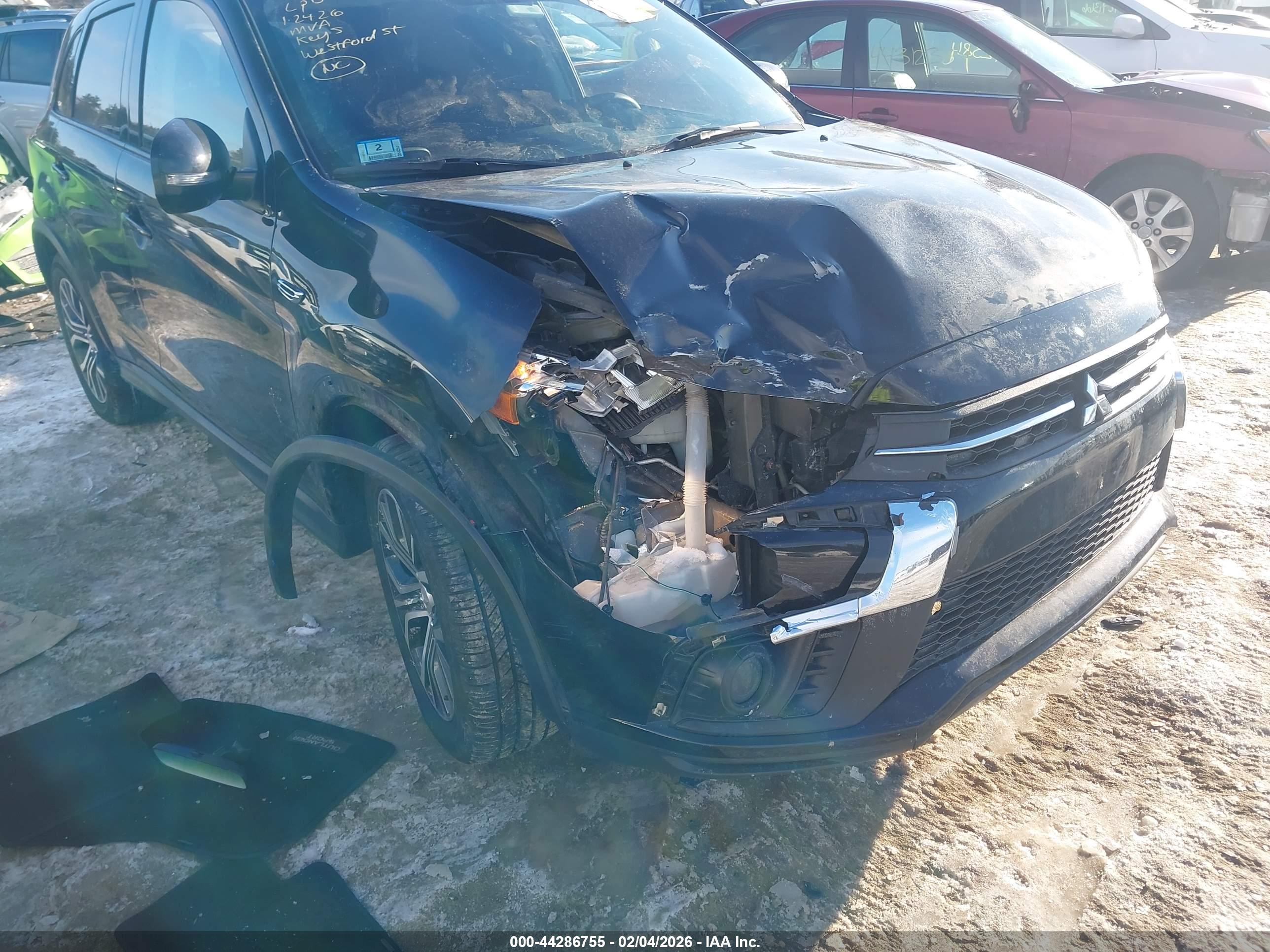 MITSUBISHI OUTLANDER image 6