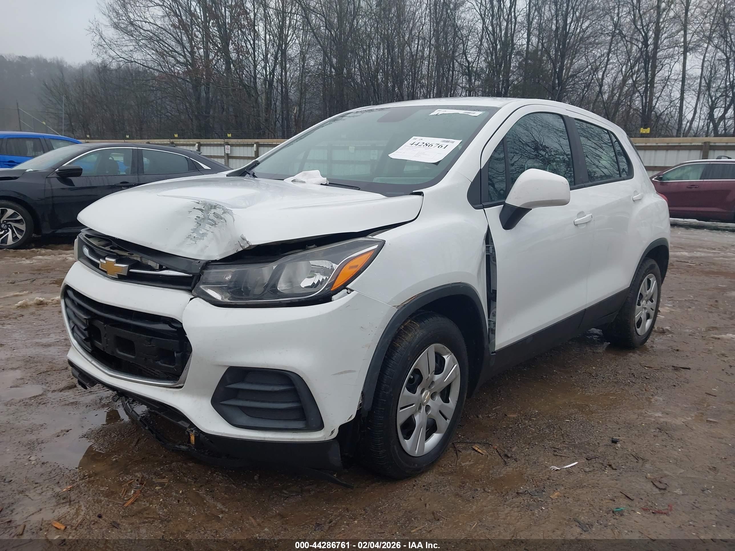 CHEVROLET TRAX image 2