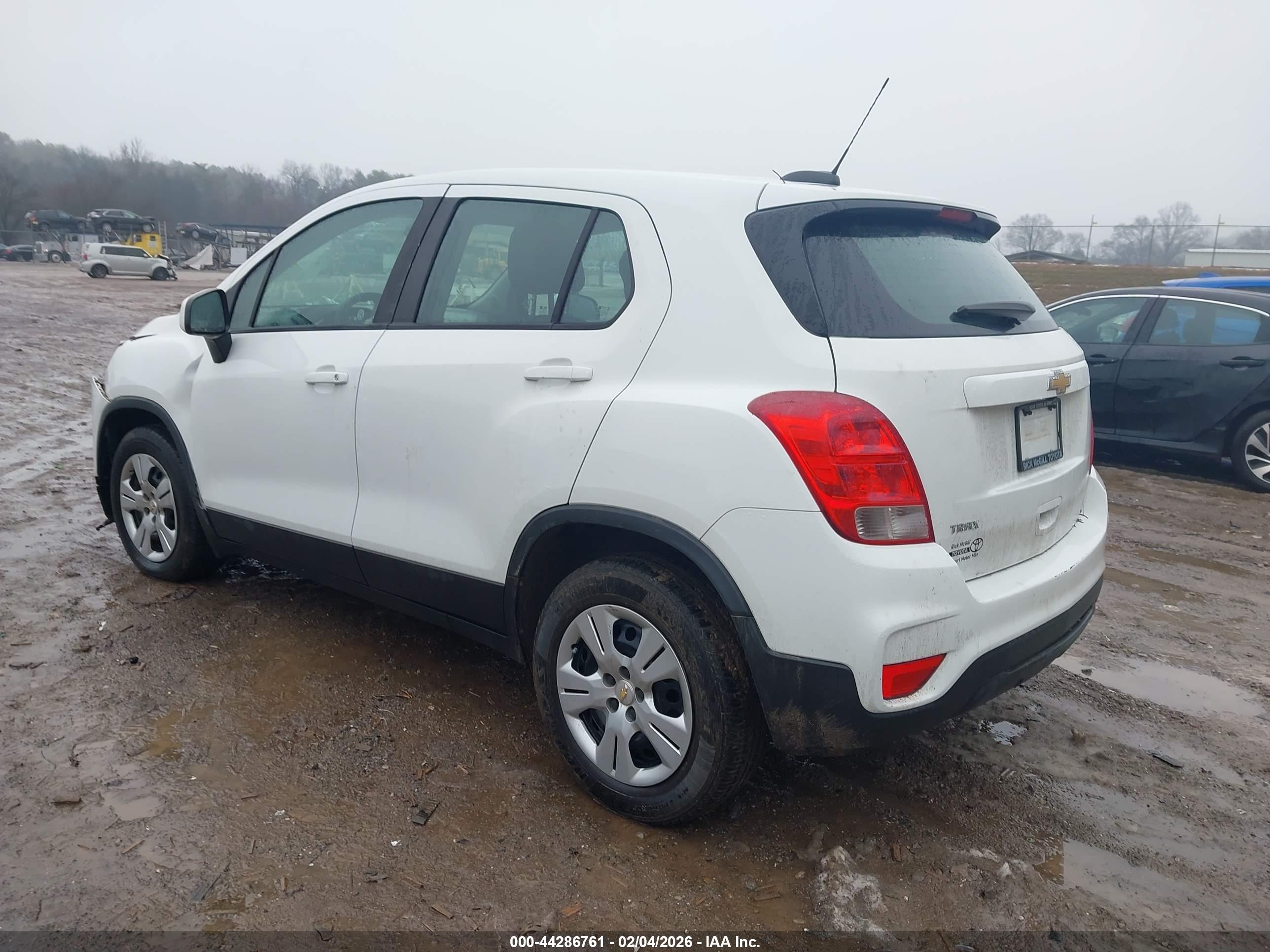 CHEVROLET TRAX image 3