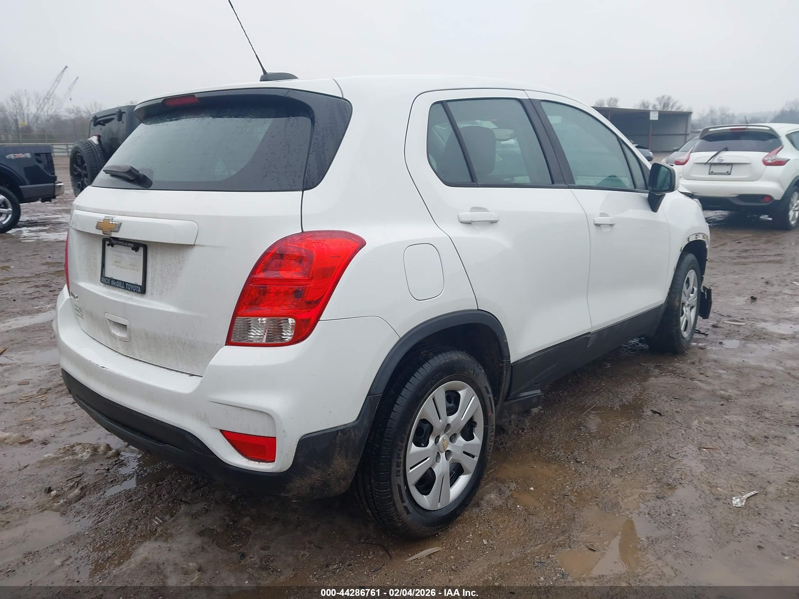 CHEVROLET TRAX image 4