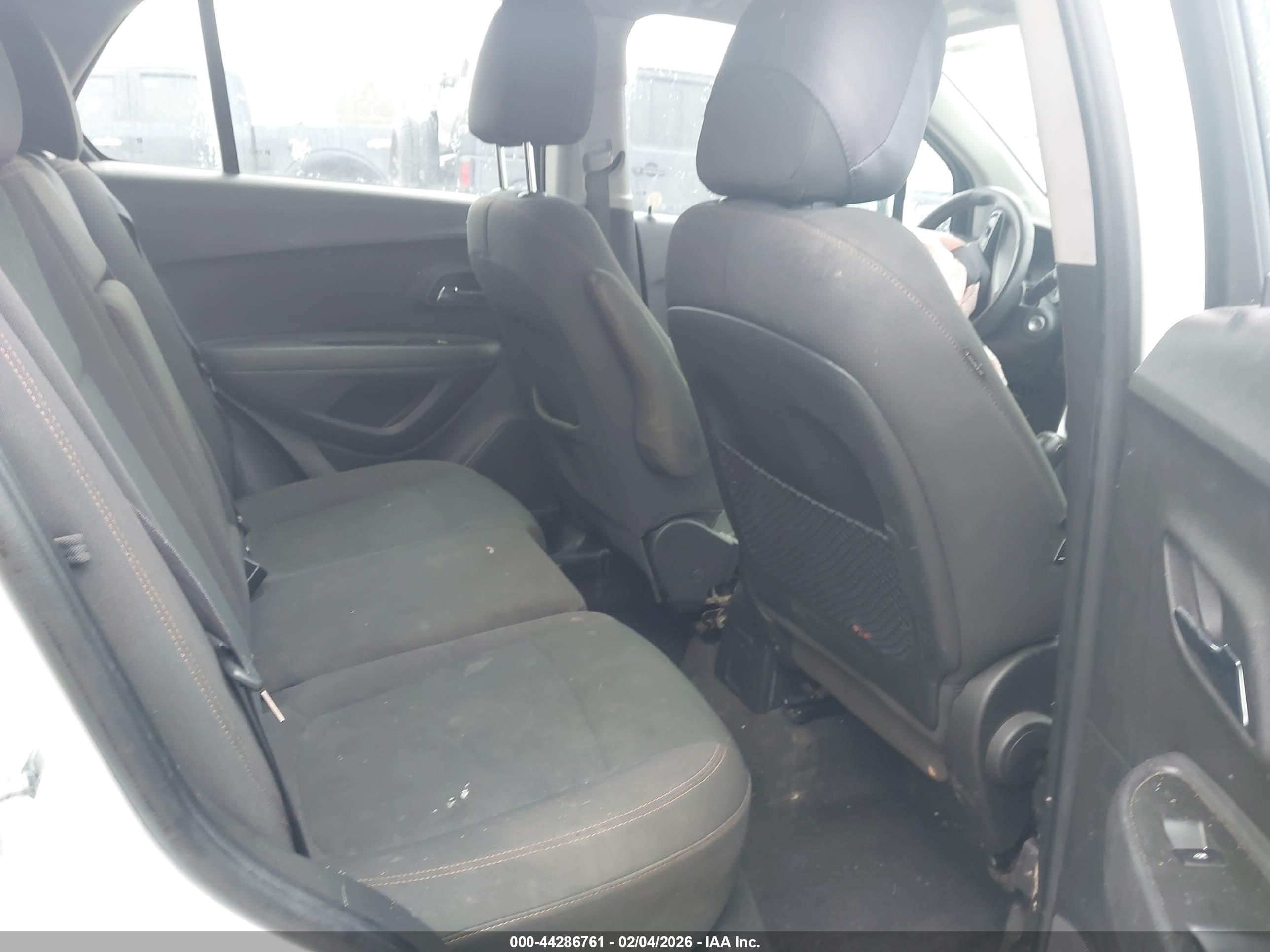 CHEVROLET TRAX image 8