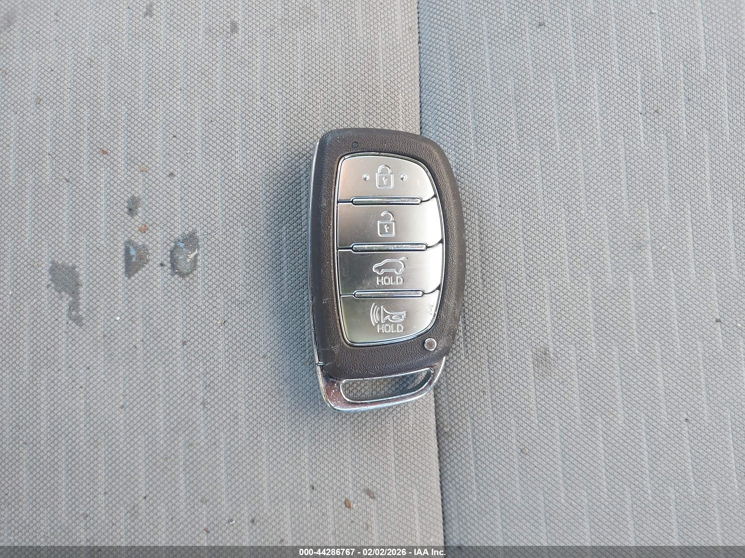 HYUNDAI TUCSON image 11