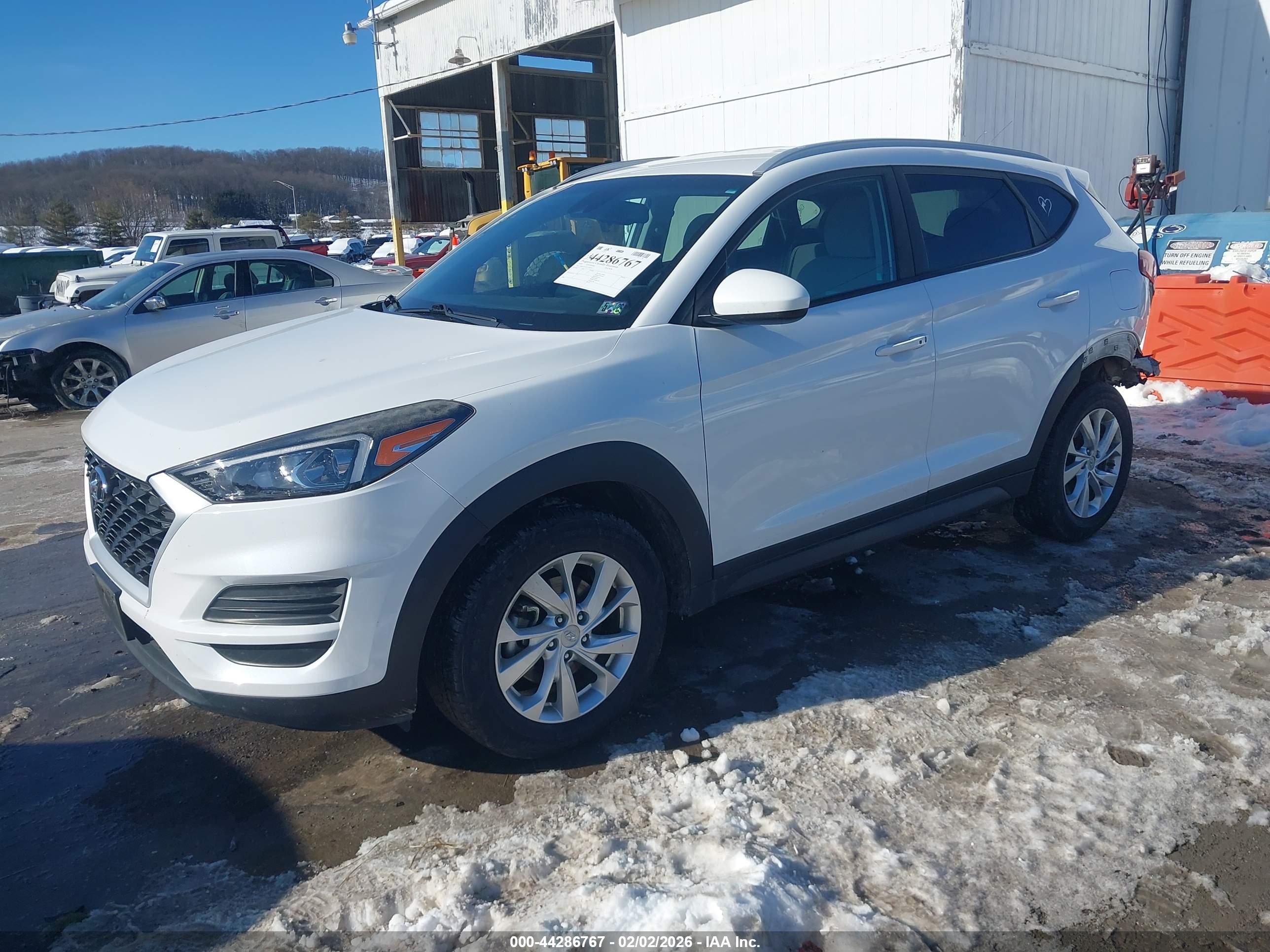 HYUNDAI TUCSON image 2