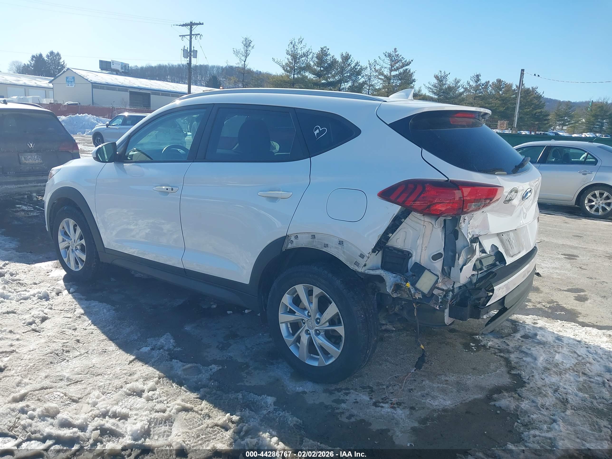 HYUNDAI TUCSON image 3