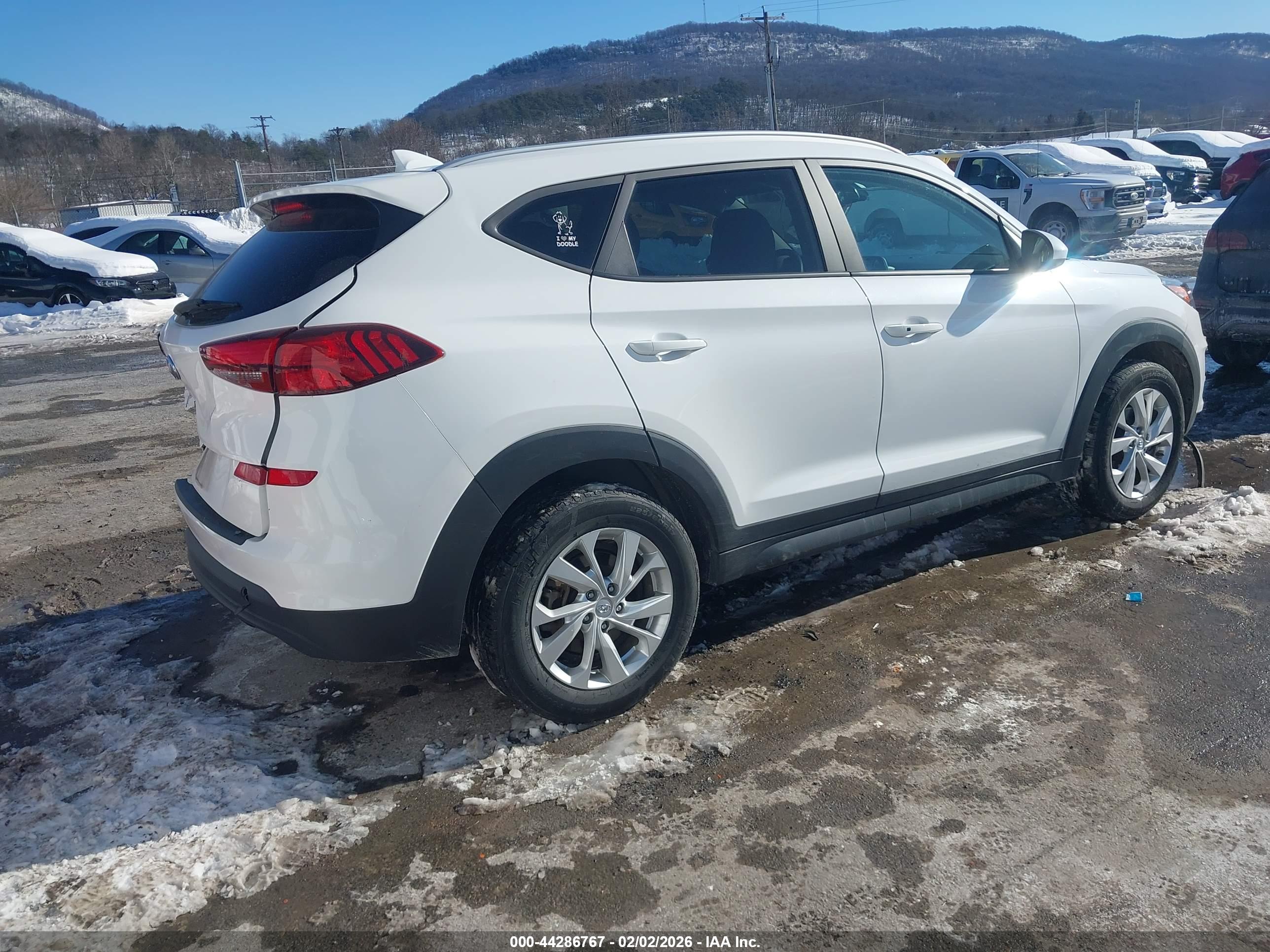 HYUNDAI TUCSON image 4