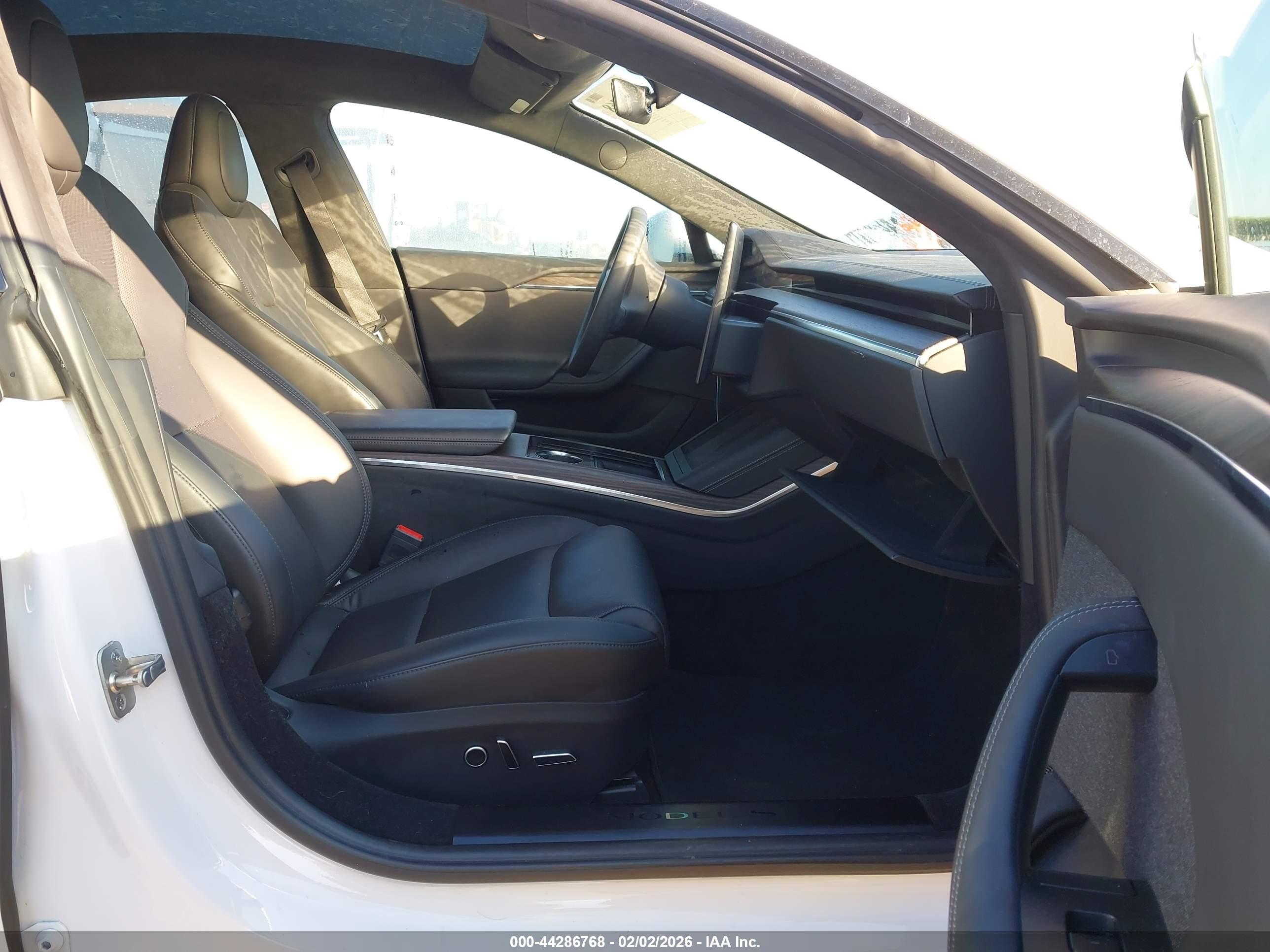 TESLA MODEL image 5