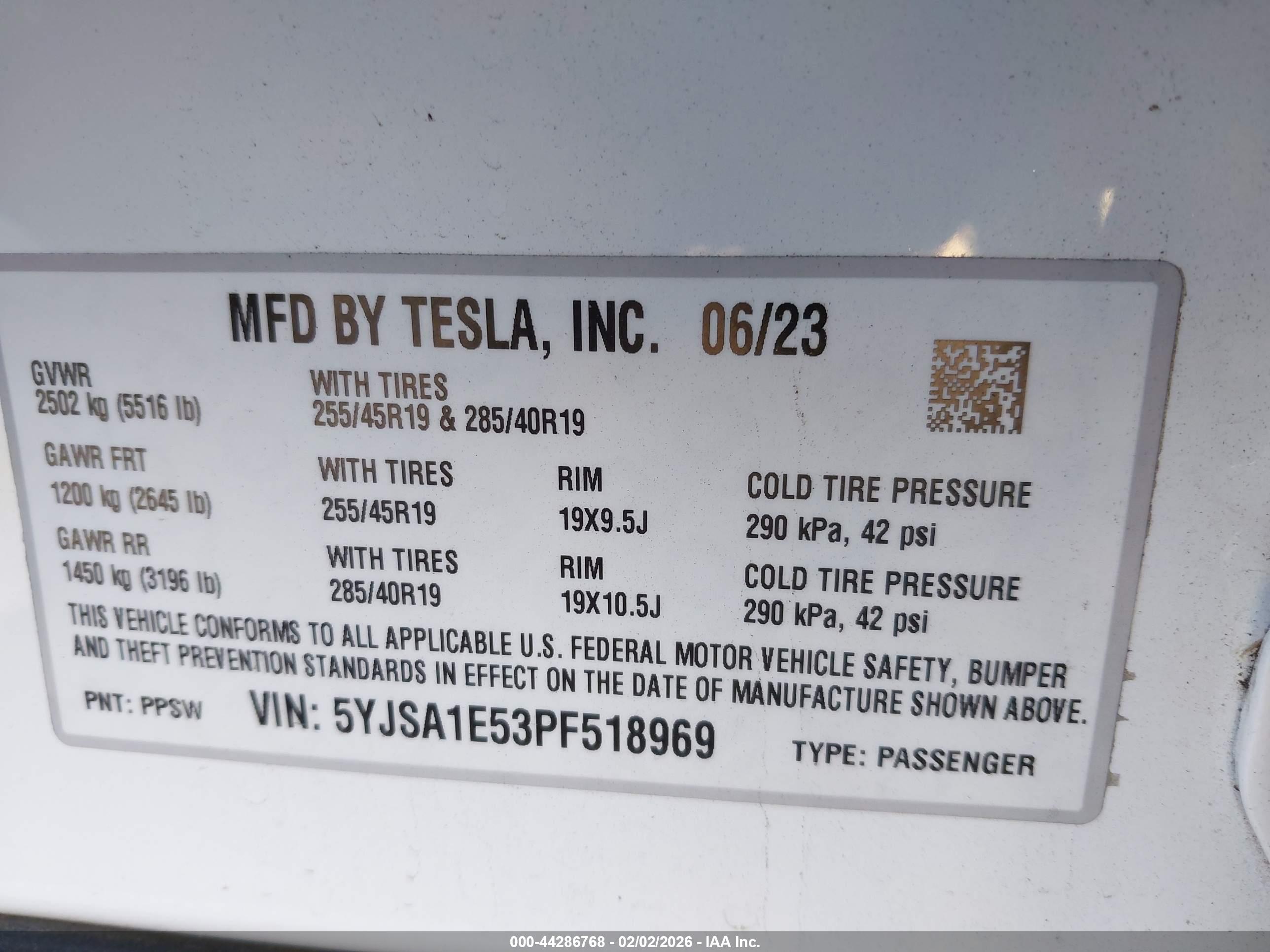 TESLA MODEL image 9