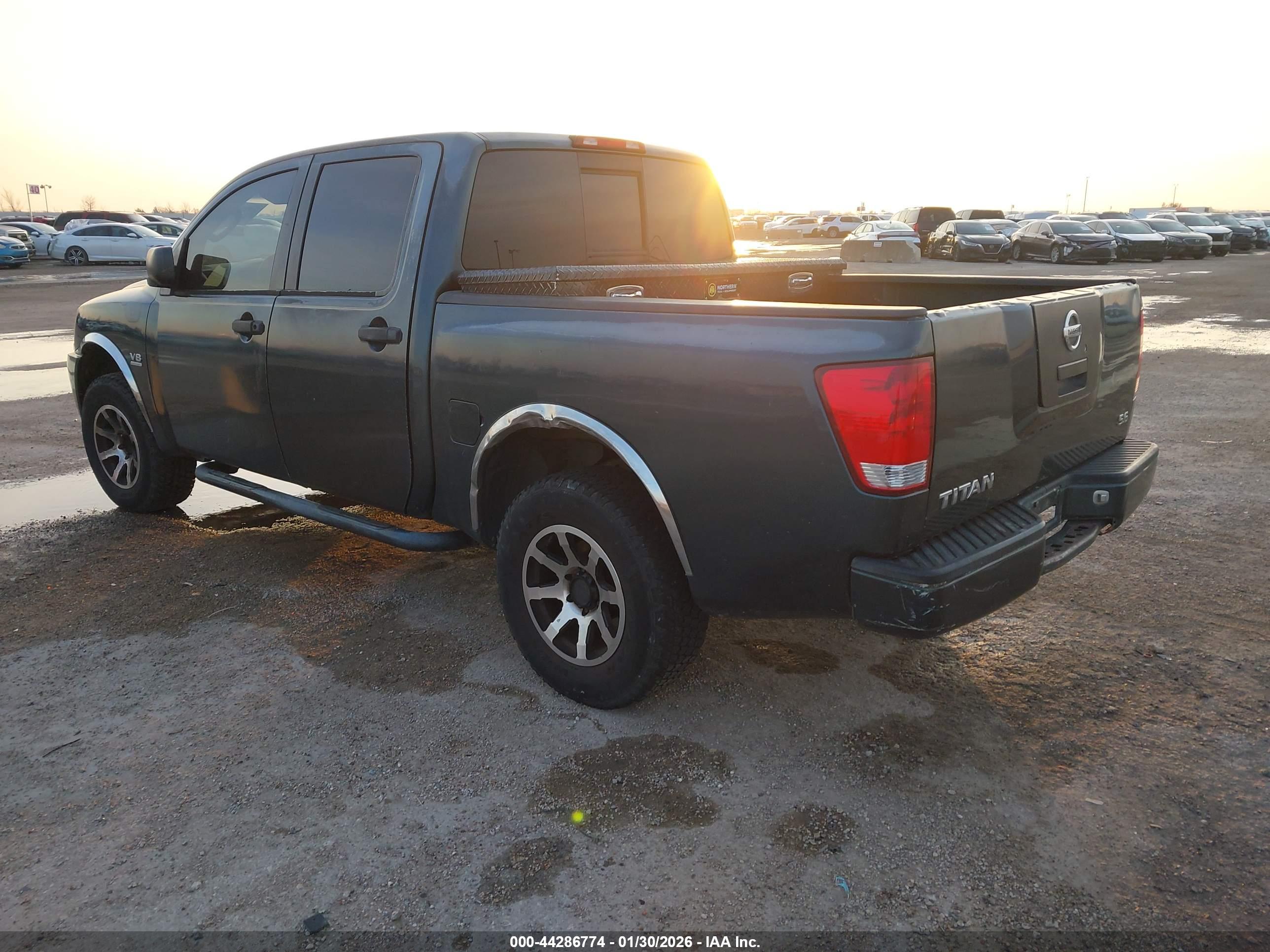 NISSAN TITAN image 3