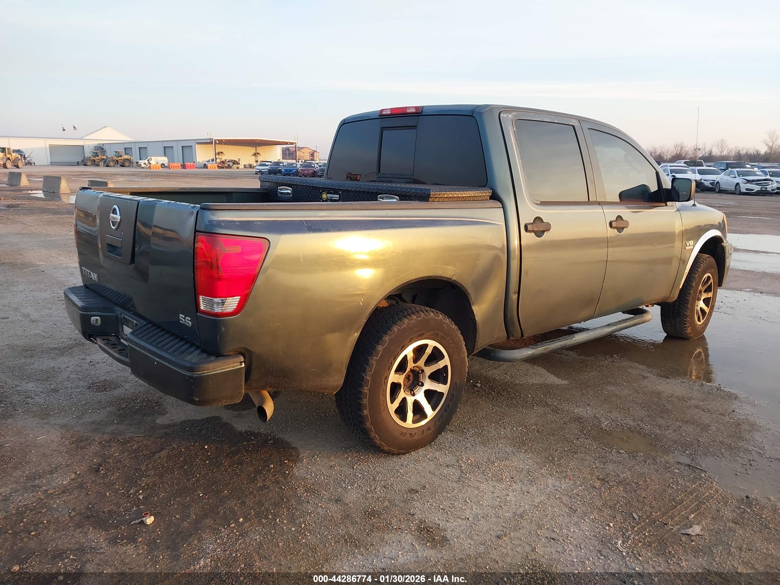 NISSAN TITAN image 4